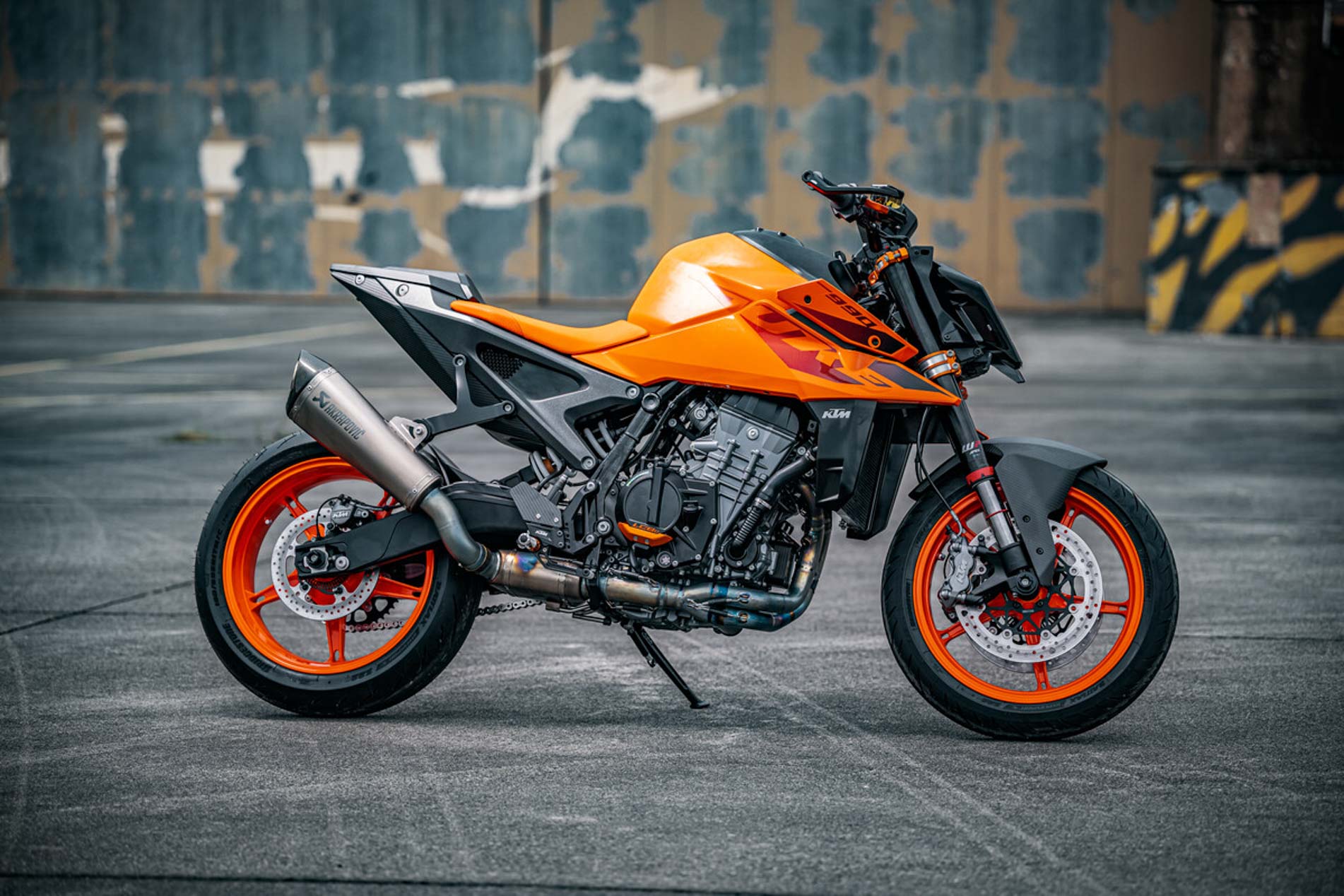 KTM ra mắt 990 Duke chiếc naked tầm trung bén nhất mạnh nhất của