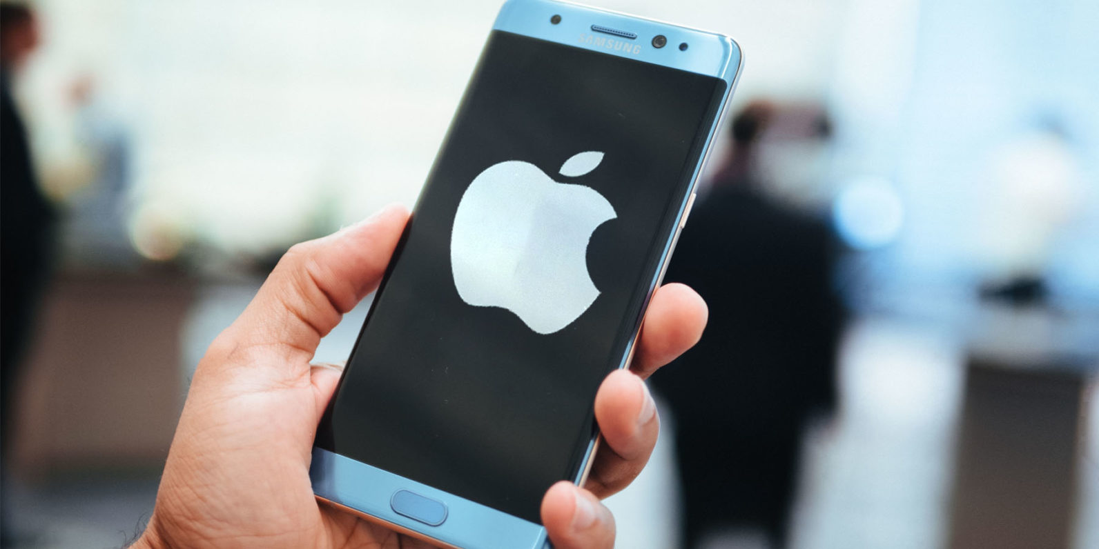 Màn hình MicroLED là gì và tại sao Apple muốn nó trên iPhone mới?