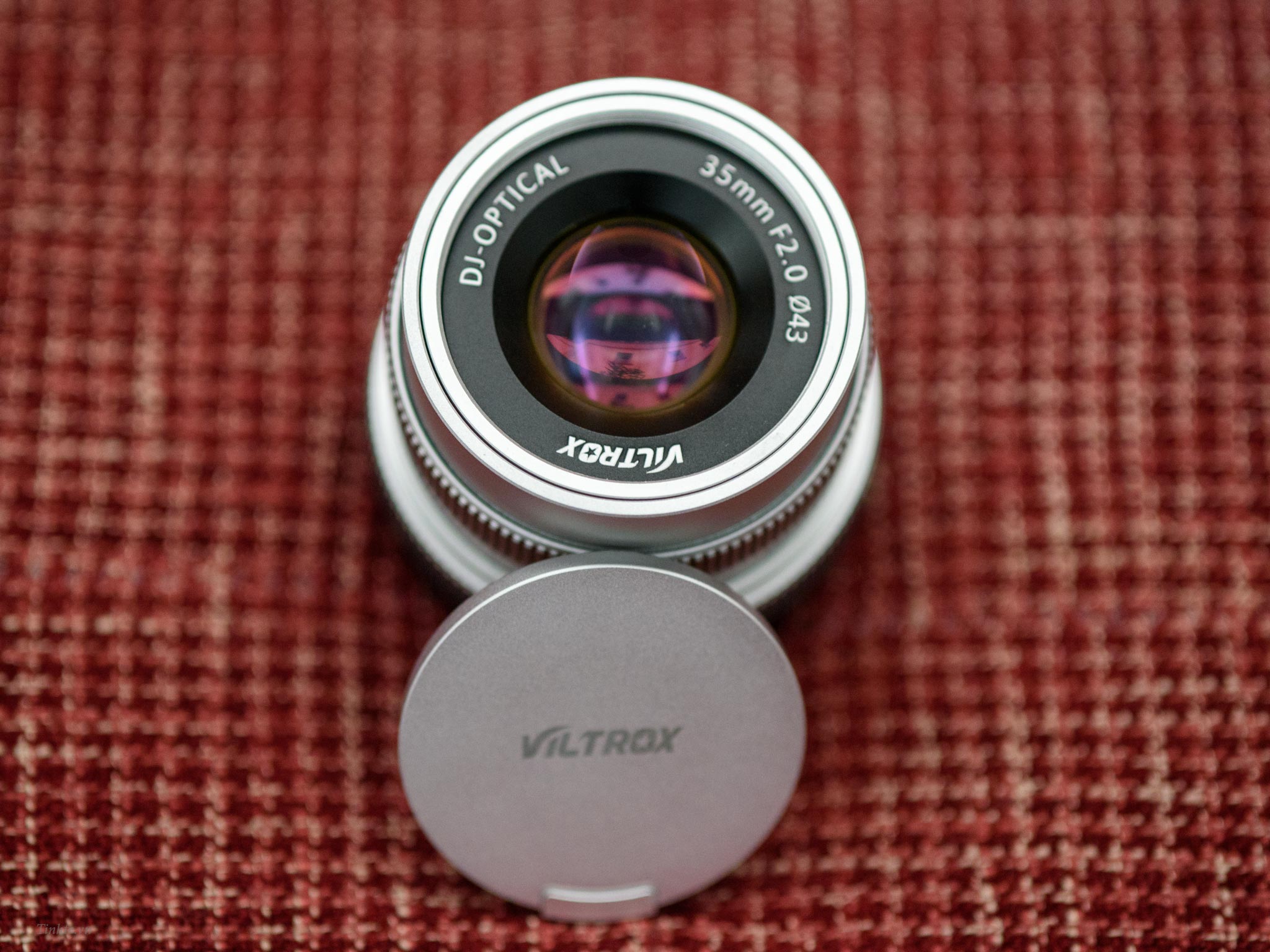 Viltrox_35mm_f2_camera.tinhte.vn_09.jpg