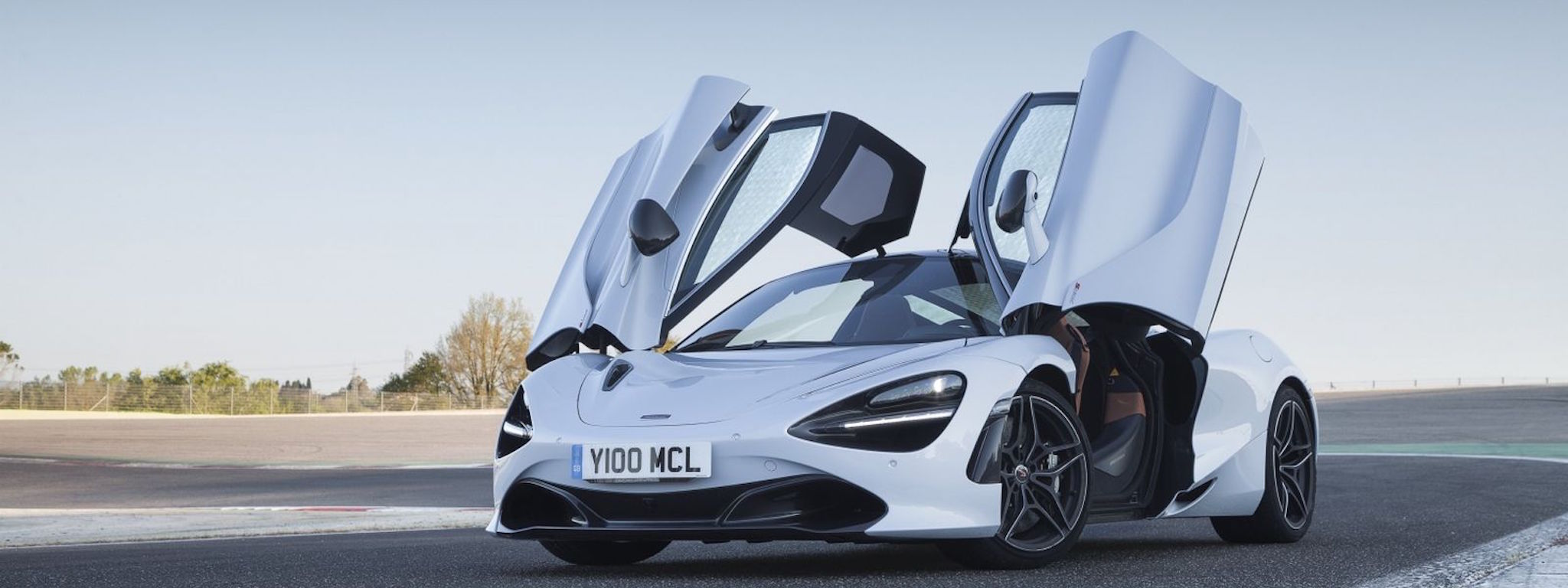 [Hình ảnh] McLaren 720S – khung sườn các-bon, động cơ V8 4.0L, 710 mã lực, 0-100 km/h dưới 3 giây