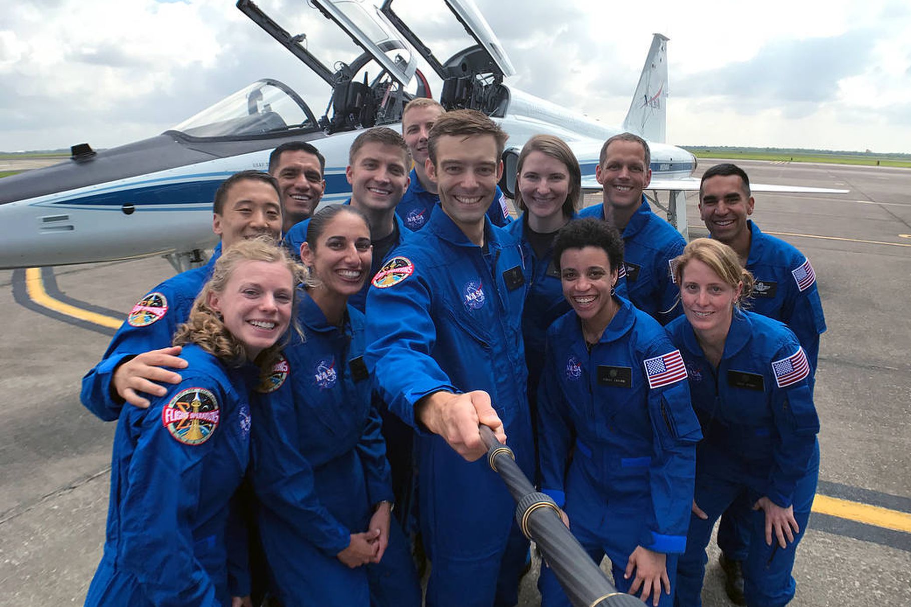 Nói chuyện với 2 phi hành gia mới của NASA: hãy theo đuổi cái mà bạn yêu thích, bất kể nó là gì!
