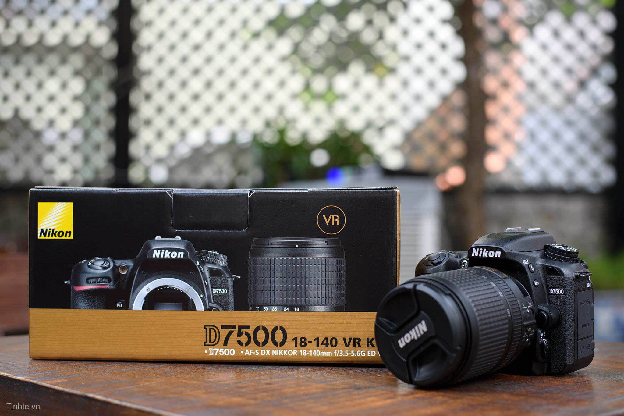 Trên tay và chụp thử máy ảnh Nikon D7500: Có nhiều cải tiến nhưng liệu có xứng đáng với giá tiền?