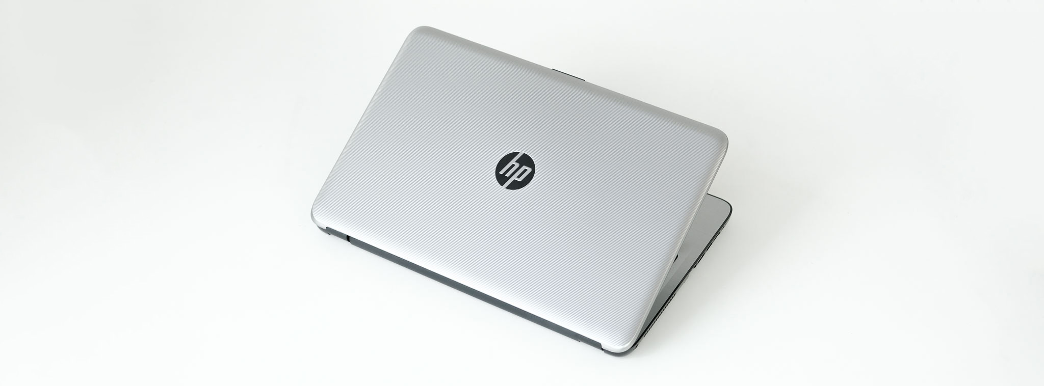 Trên tay HP 15-ay073TU: Laptop giá mềm dành cho sinh viên/học sinh với nhu cầu học tập nhẹ nhàng