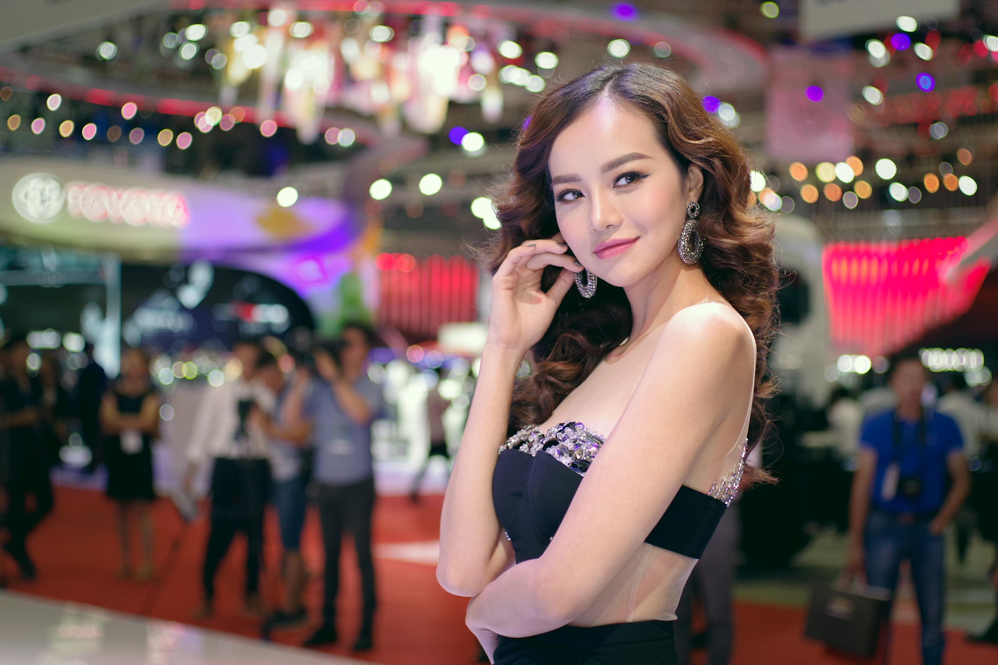 [VMS 2017] Cùng ngắm dàn người mẫu tại Việt Nam Motor Show 2017