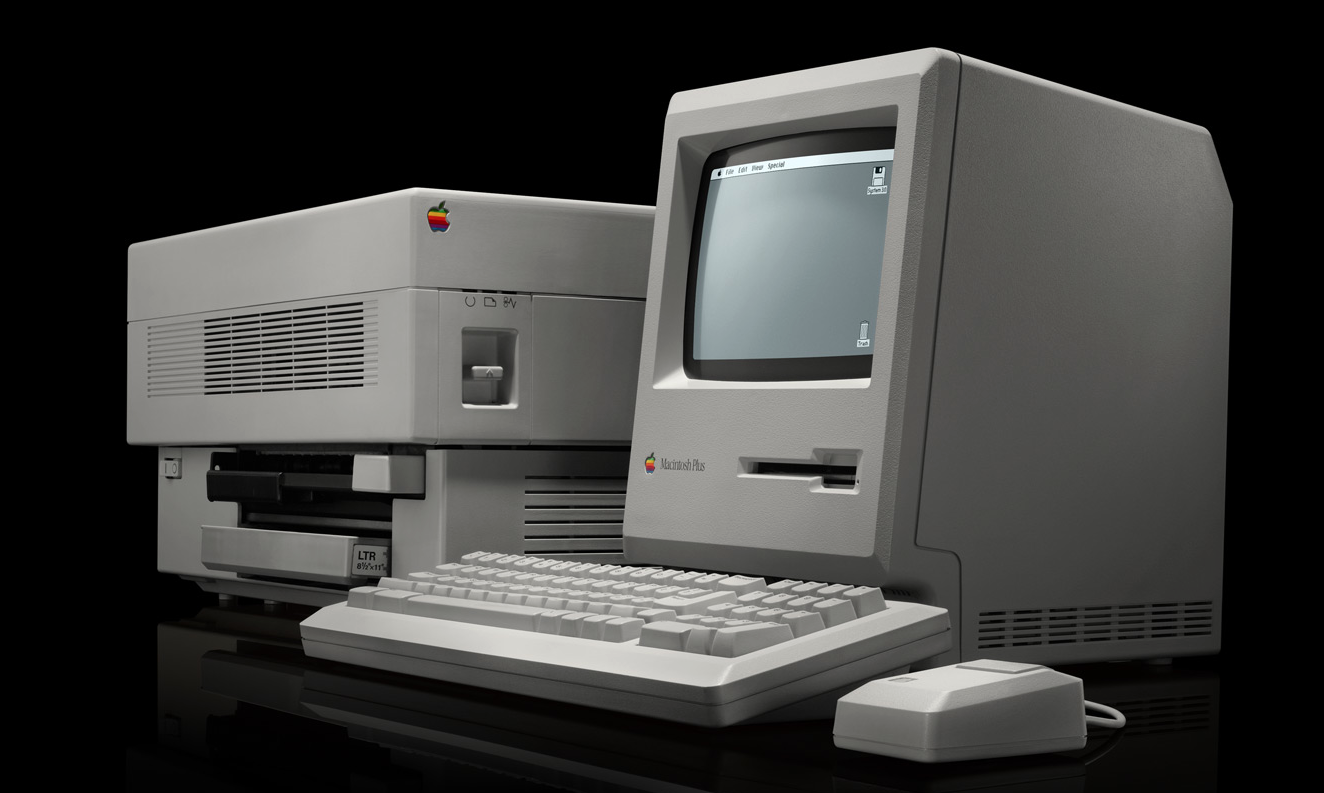 Первый компьютер Macintosh Plus без смс
