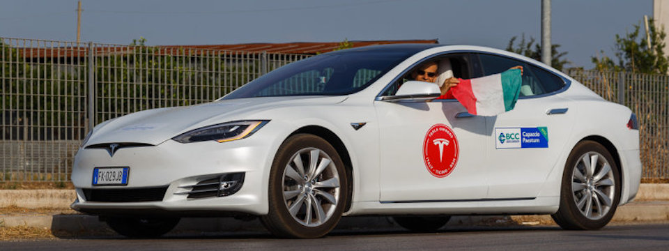 Tesla Model S 100D đi được hơn 1.000 km trên một lần sạc