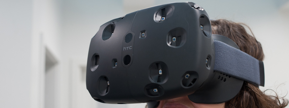 HTC giảm giá kính VR Vive xuống còn 599 USD
