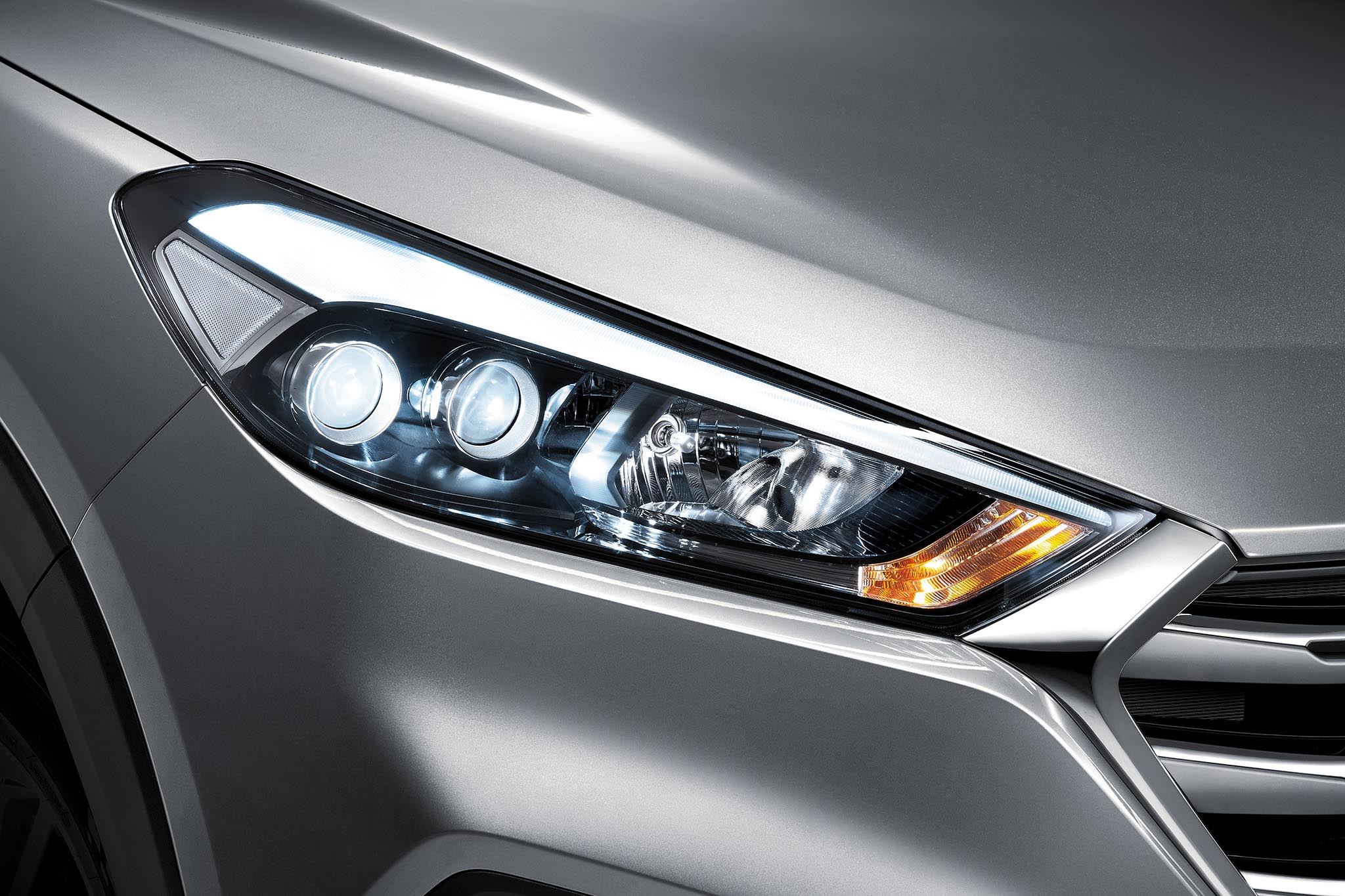 Hyundai Tucson 2017: 3 tuỳ chọn động cơ; giá khởi điểm từ 815 triệu đồng - 12