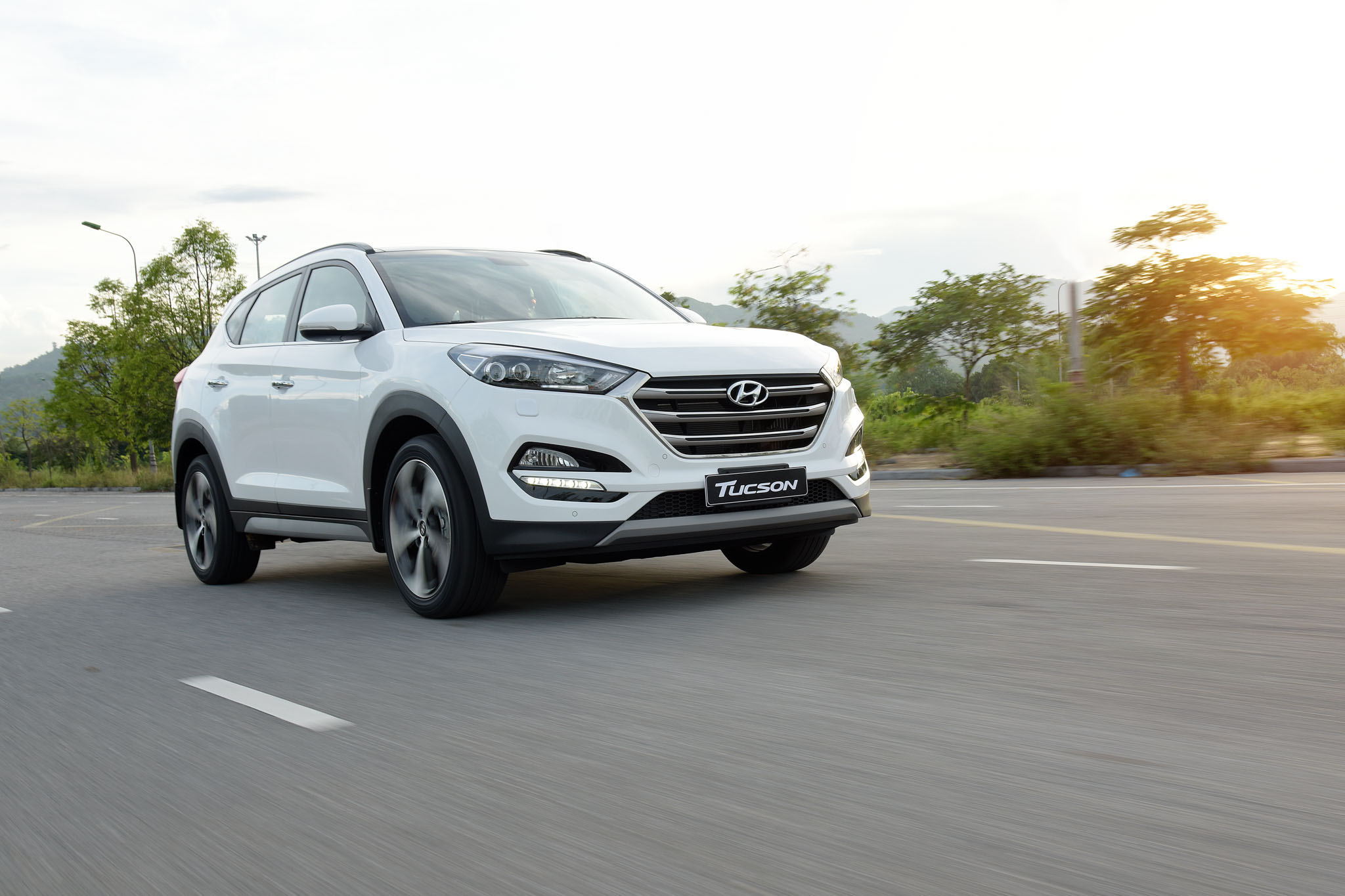 Hyundai Tucson 2017: 3 tuỳ chọn động cơ; giá khởi điểm từ 815 triệu đồng - 1