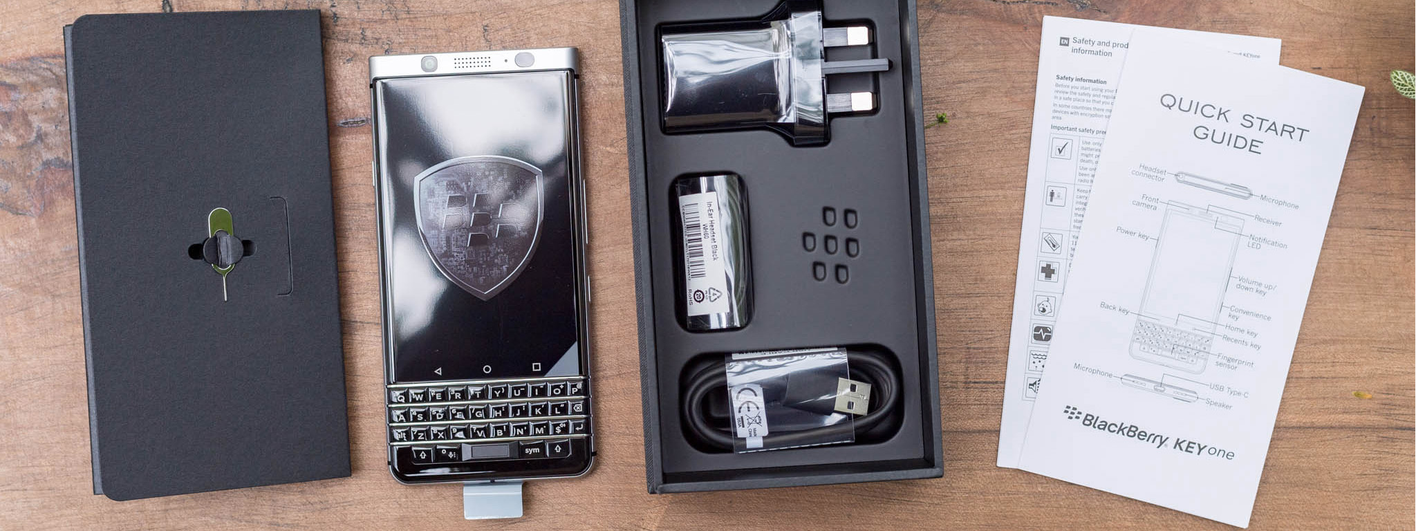 [Đập hộp] BlackBerry KEYone chính hãng, giá 14.990.000 đồng