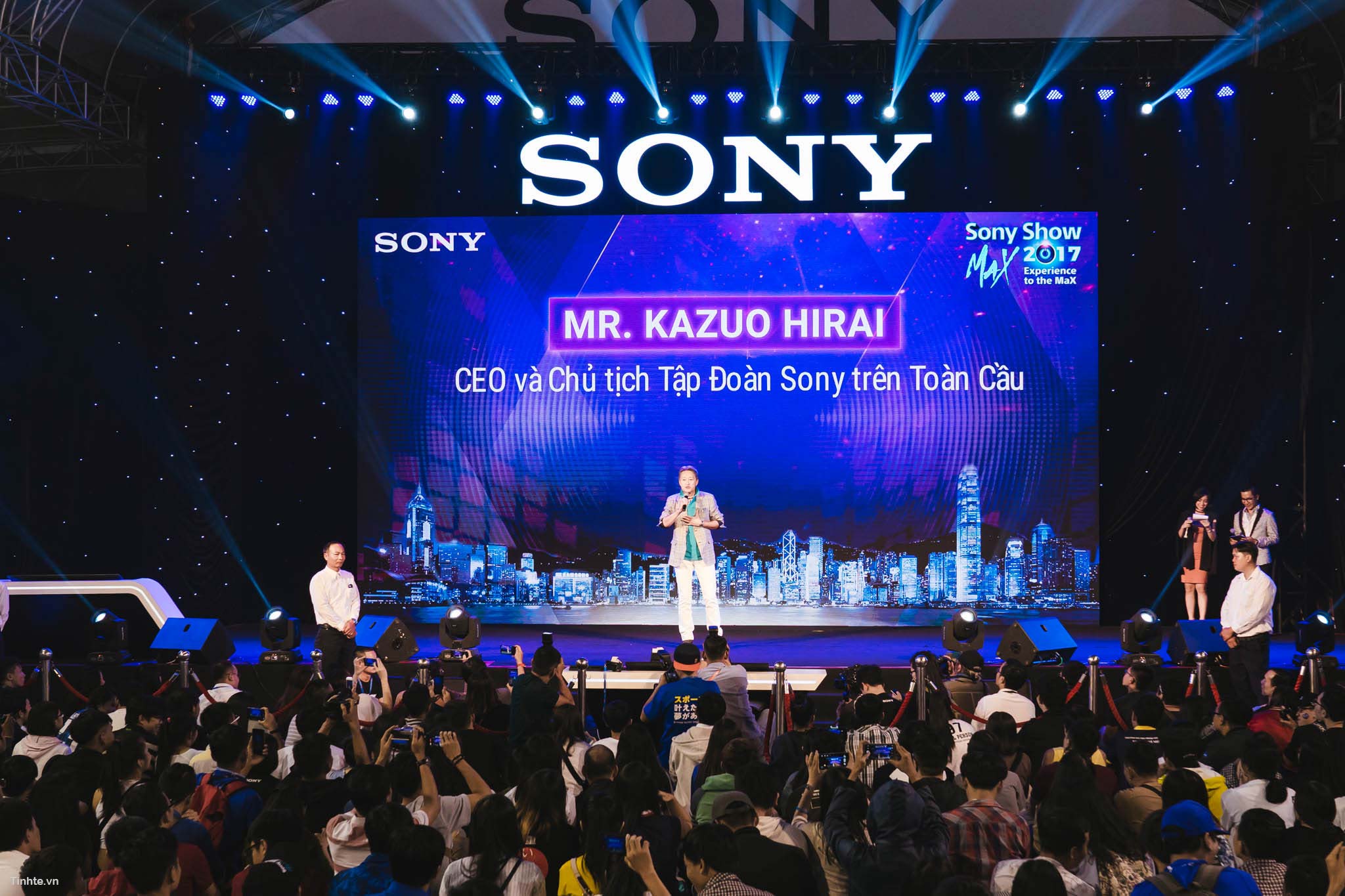 CEO Sony Kazuo Hirai bất ngờ xuất hiện tại Sony Show 2017 giao lưu cùng giới trẻ Việt