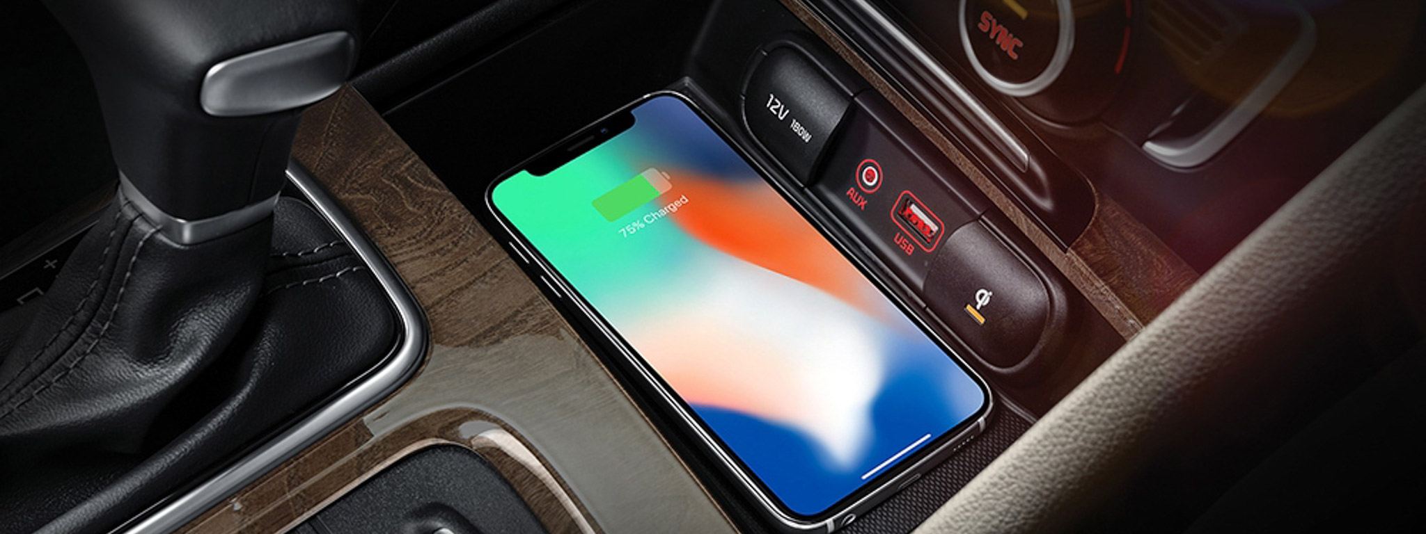 Kia Cerato được trang bị sạc không dây; iPhone 8/8+ hay X sẽ xài được