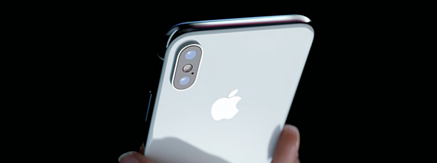 Vì sao Apple cần tới 5 năm để làm iPhone X?