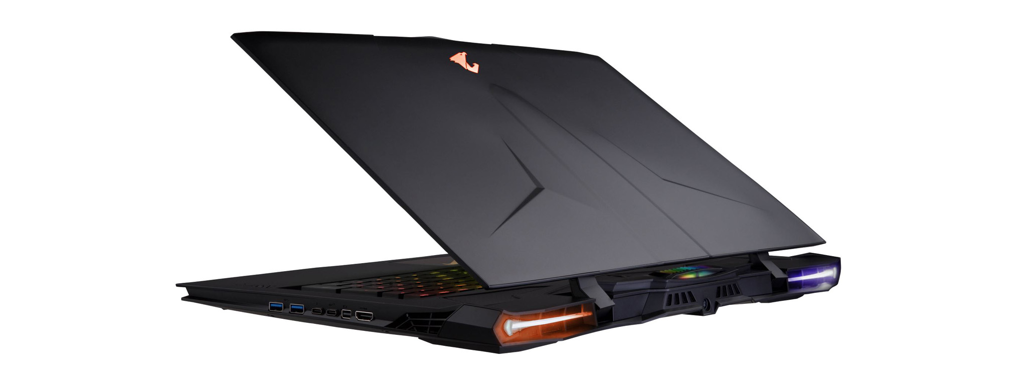 Gigabyte ra mắt AORUS X9: Laptop chơi game có 2 x GTX 1070, bàn phím cơ, có HUD, giá từ 1.749 USD