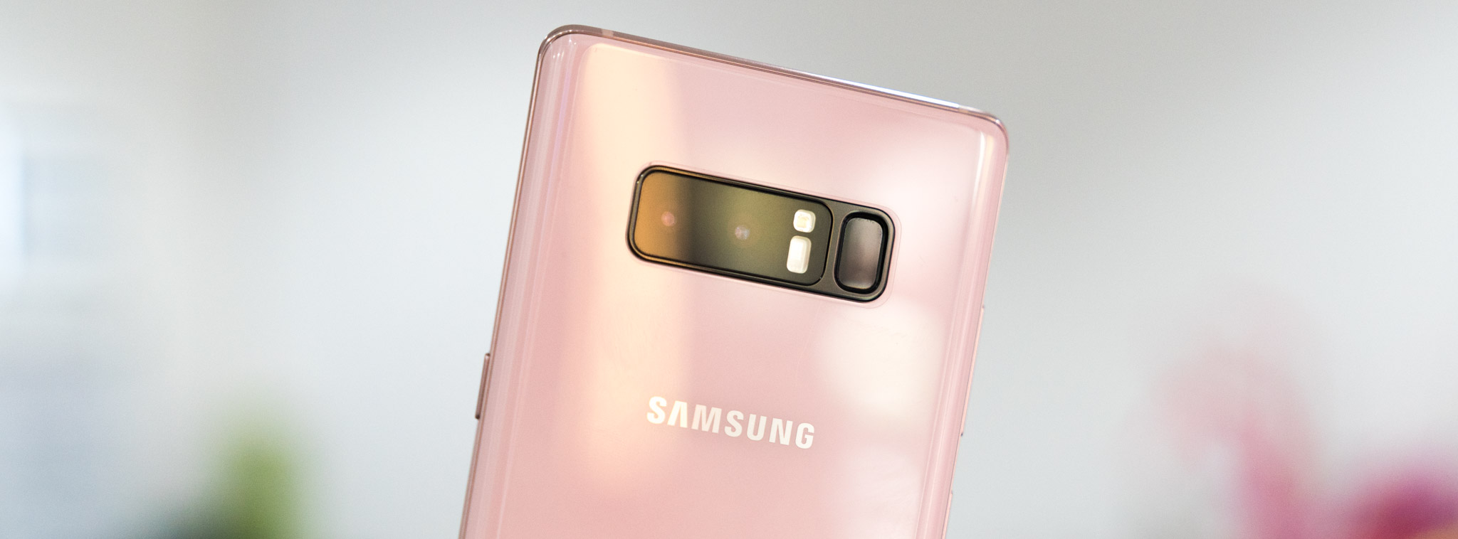 Trên tay Samsung Galaxy Note 8 hồng: hàng Đài Loan, giá 16.9 triệu đồng