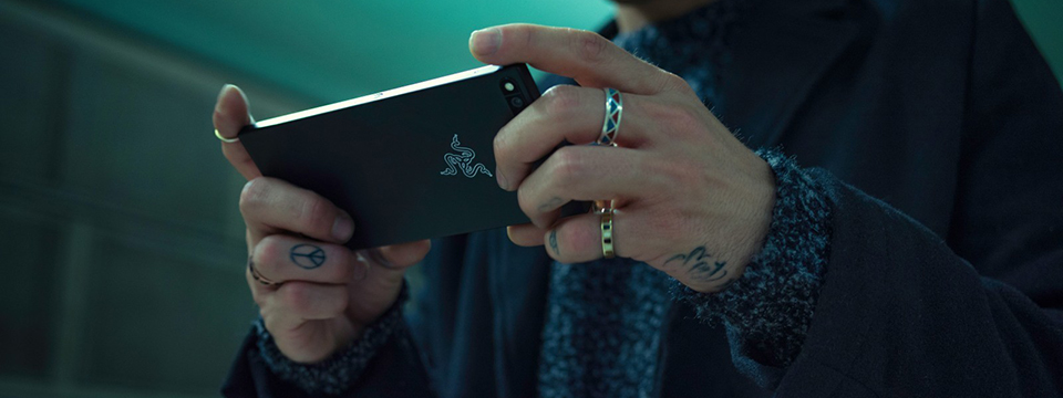 Razer Phone chính thức: màn hình 120Hz Ultramotion đồng bộ tốc độ làm tươi với GPU, SnapDragon 835