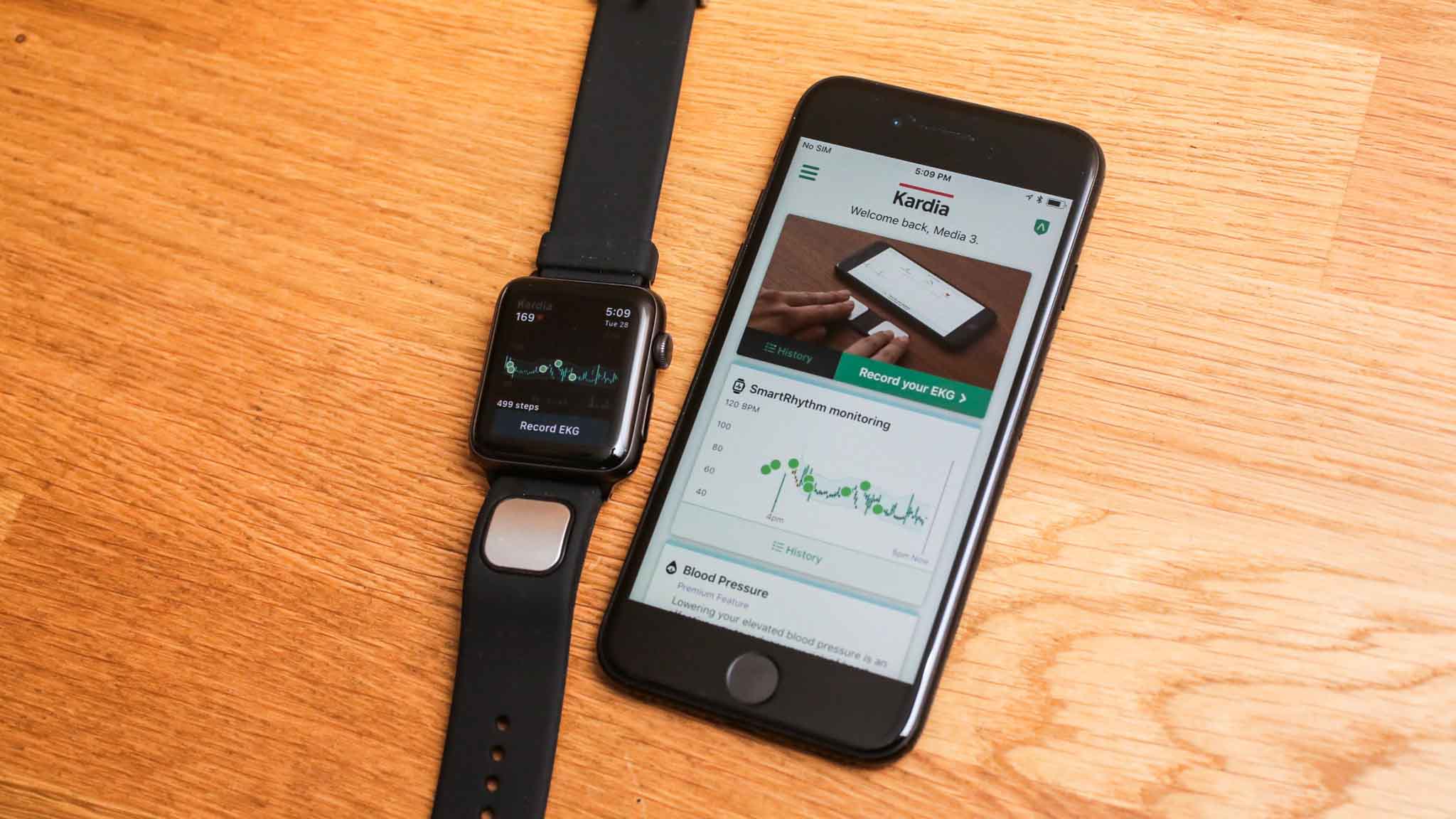 KardiaBand: Phụ kiện đo nhịp tim đầu tiên của Apple Watch đạt chuẩn y tế của FDA, giá 199 USD