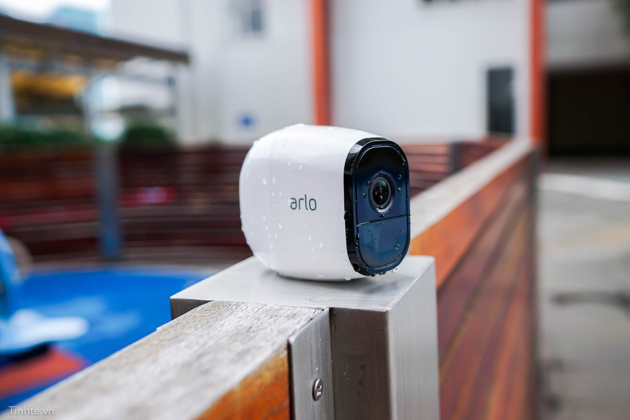 Netgear Arlo Pro: camera an ninh không dây đúng nghĩa, chống mưa gió, pin 6 tháng sạc 1 lần 4195397_tinhte-netgear-arlo-14