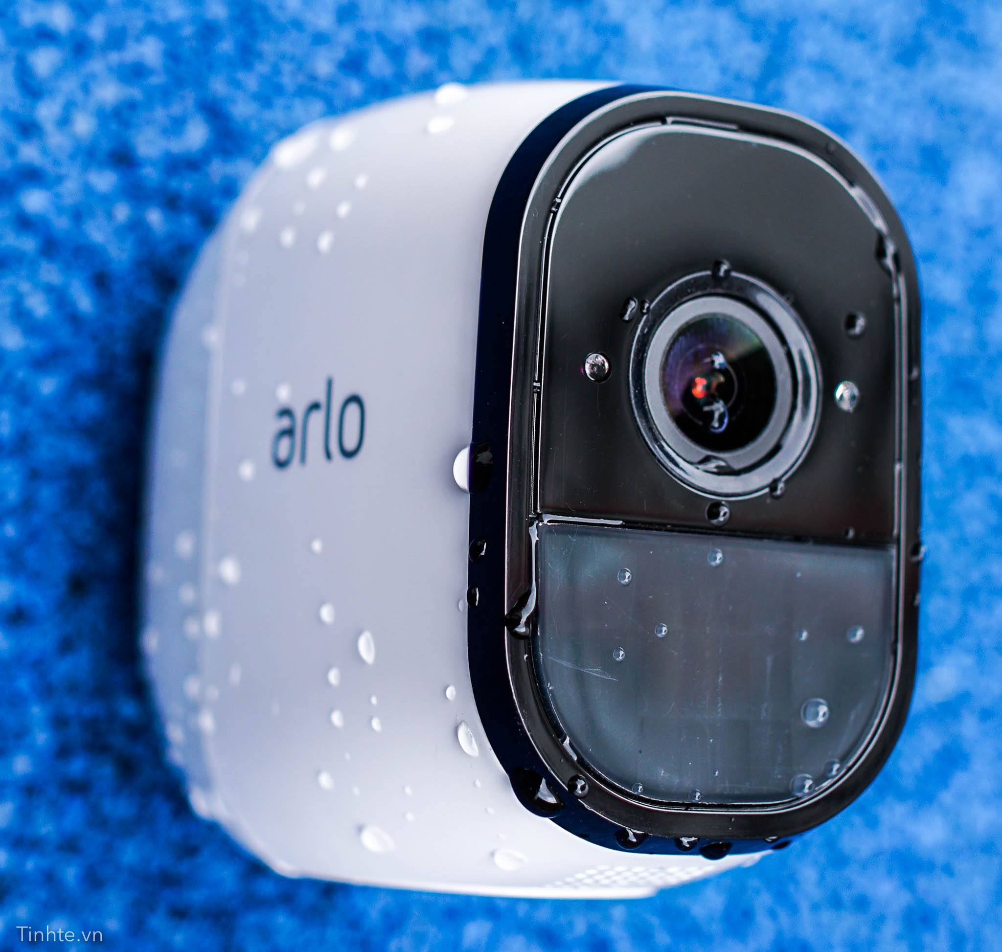 Netgear Arlo Pro: camera an ninh không dây đúng nghĩa, chống mưa gió, pin 6 tháng sạc 1 lần 4195400_tinhte-netgear-arlo-17