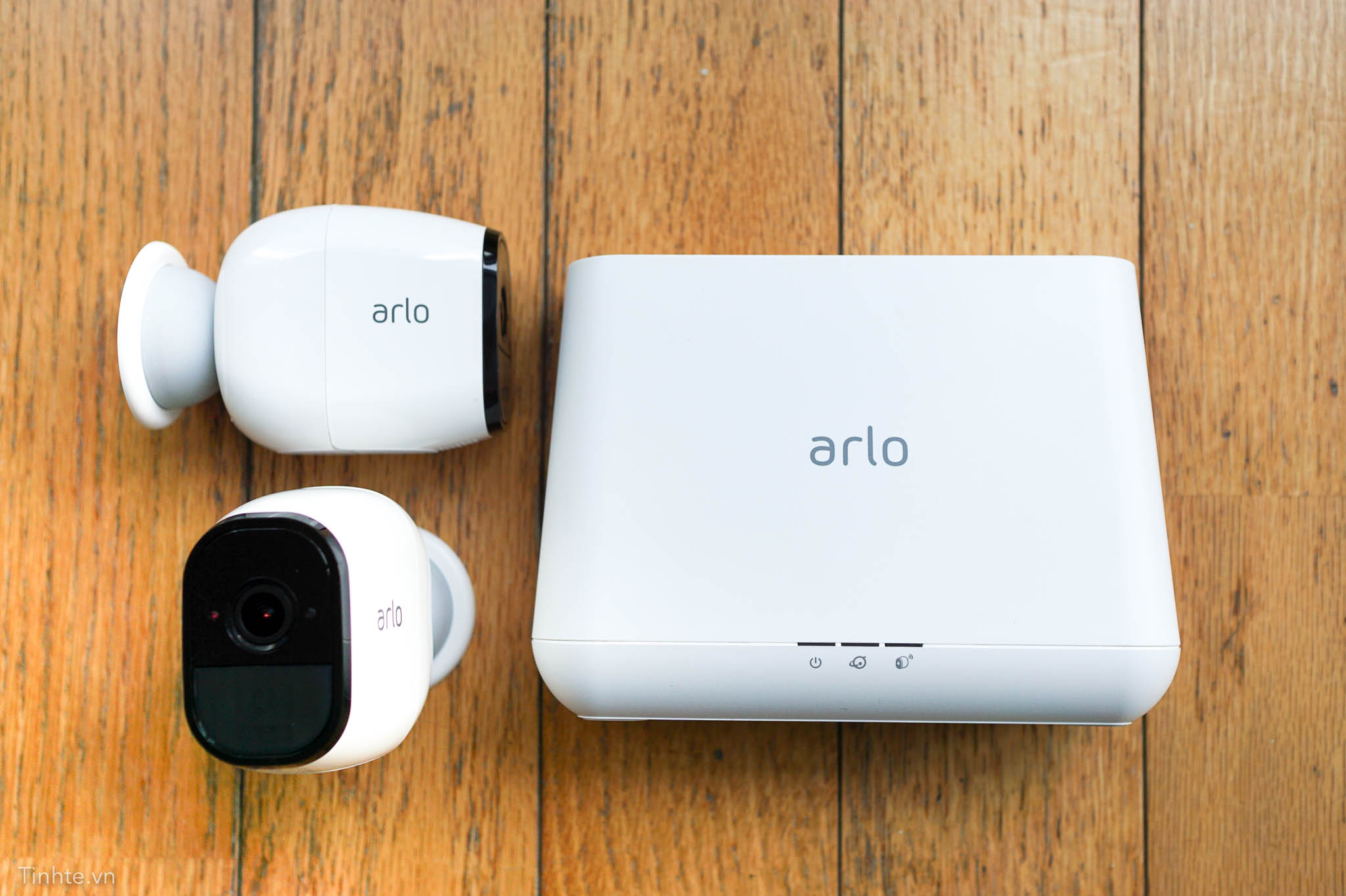 Netgear Arlo Pro: camera an ninh không dây đúng nghĩa, chống mưa gió, pin 6 tháng sạc 1 lần 4195403_tinhte-netgear-arlo-20