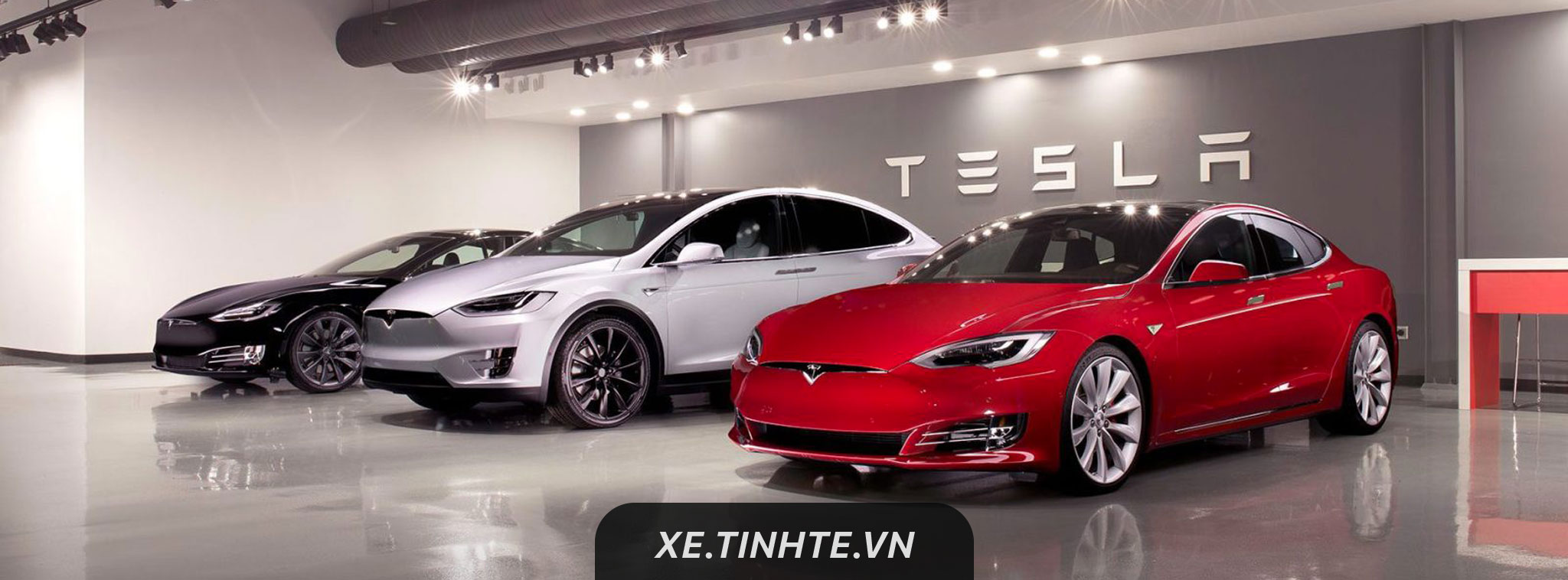 Tesla đã giao hơn 100.000 xe điện trong năm 2017, vẫn đang chật vật để sản xuất Model 3