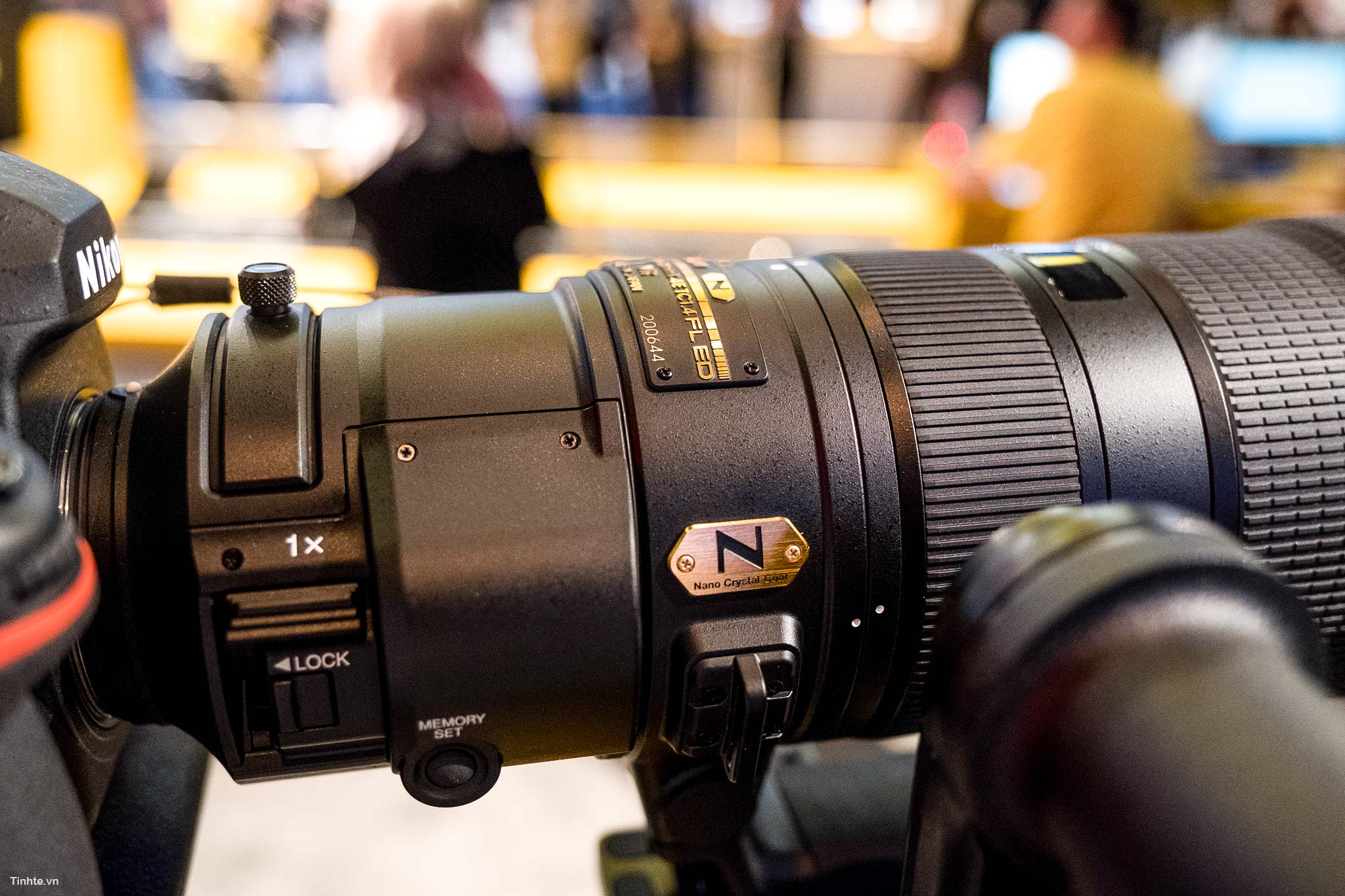 Đang tải Nikkor 180-400mm F4E - Camera.tinhte.vn 8.jpg…