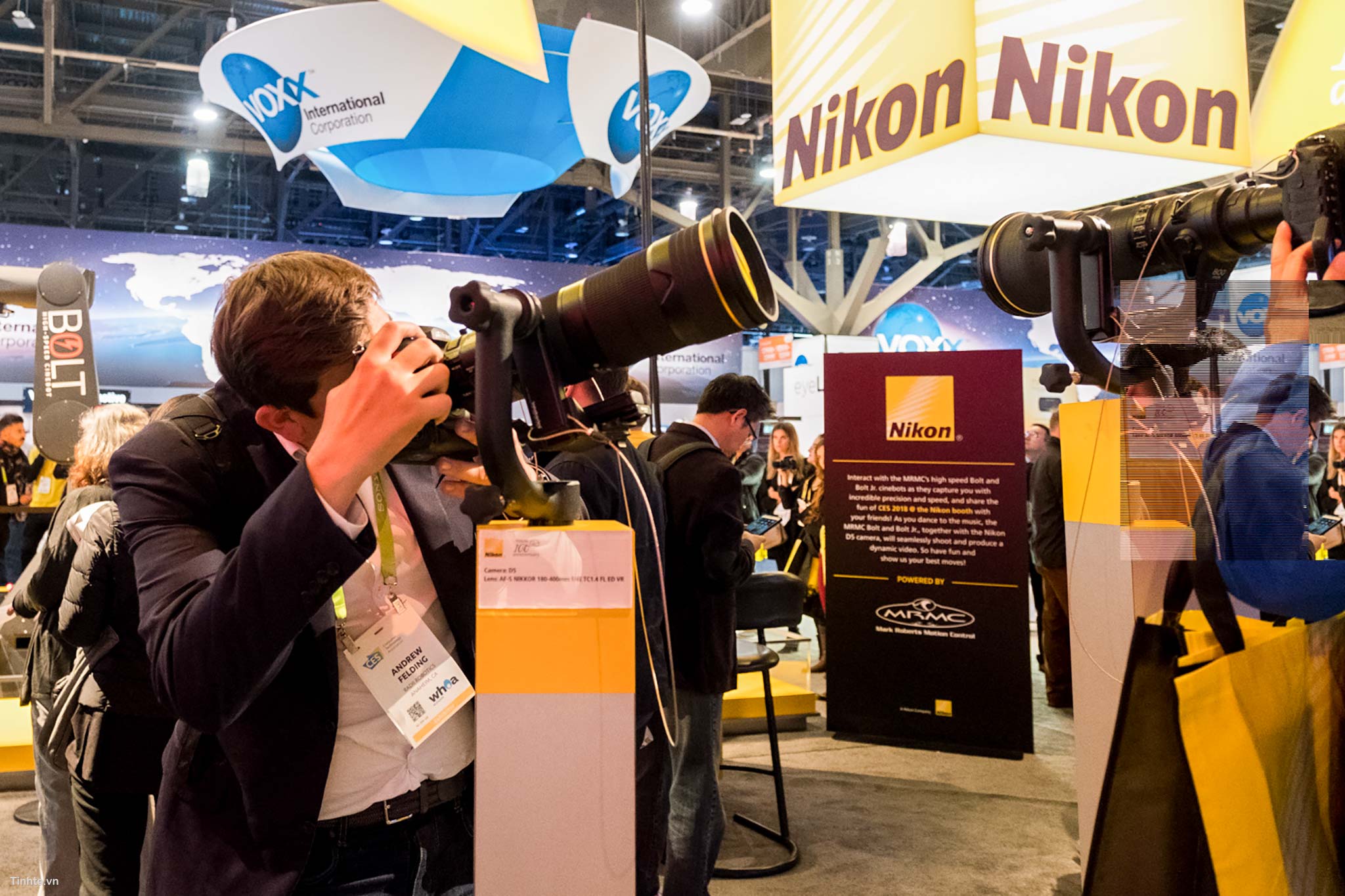 Đang tải Nikkor 180-400mm F4E - Camera.tinhte.vn 11.jpg…