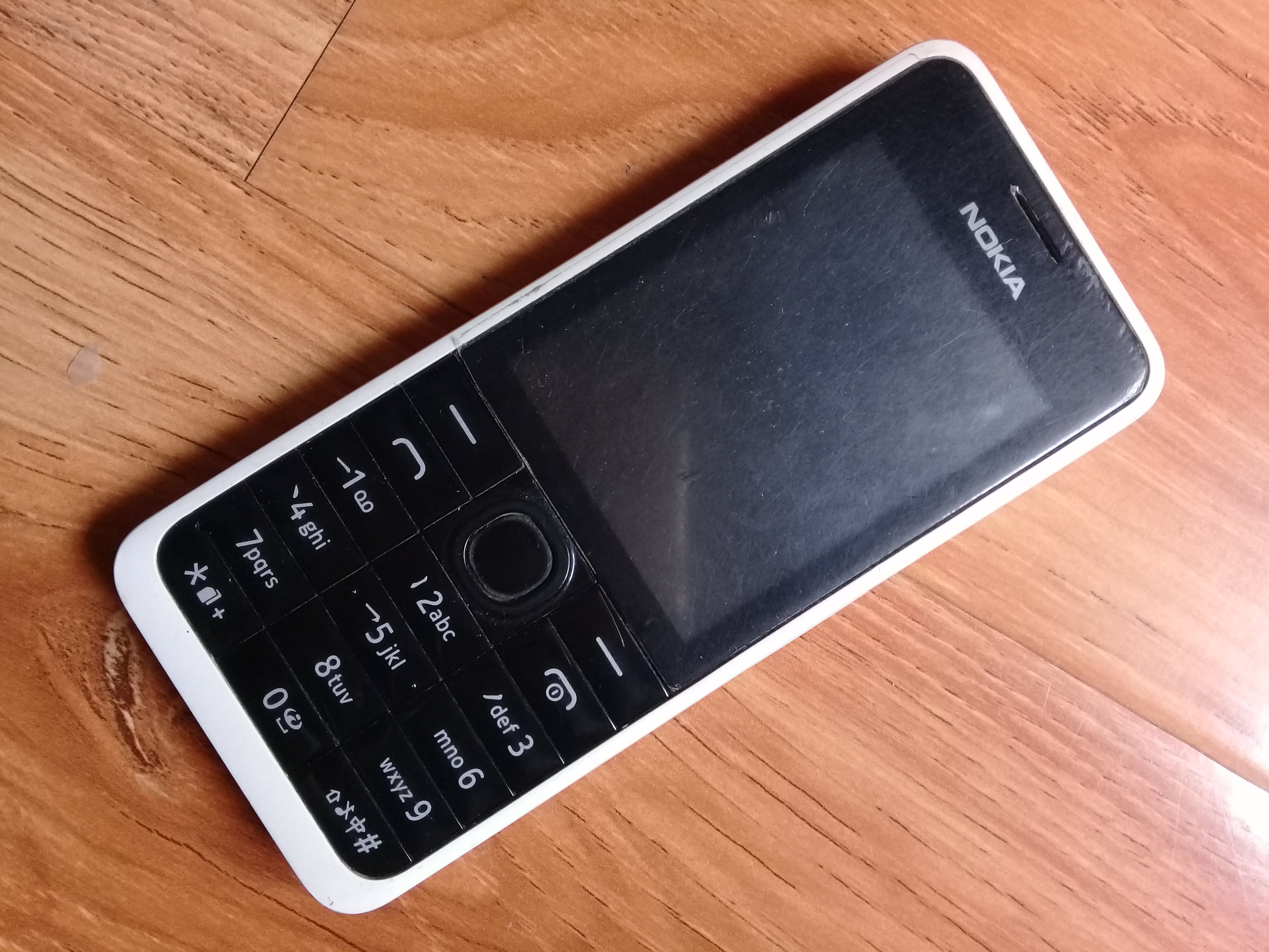 Nokia 301 ( ra mắt tháng 12 - 2013 )