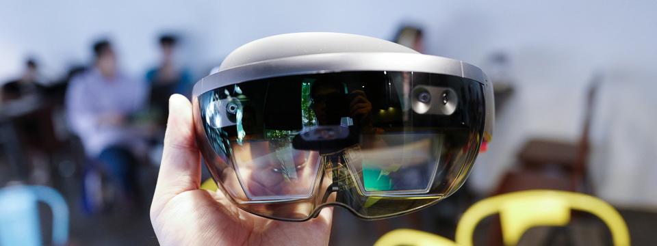 Kính AR HoloLens 2 của Microsoft sẽ dùng chip ARM, pin tốt hơn và nhanh hơn