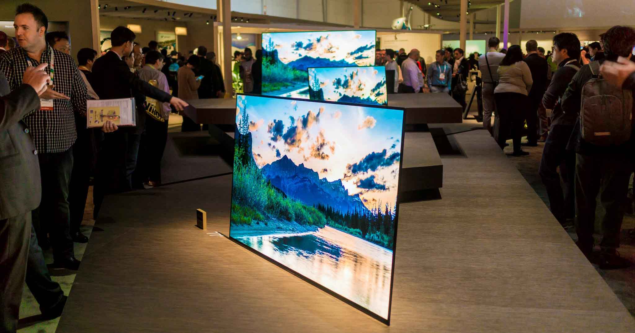 LG và Sony tiếp tục củng cố vị trí dẫn đầu thị trường TV OLED trong năm 2018