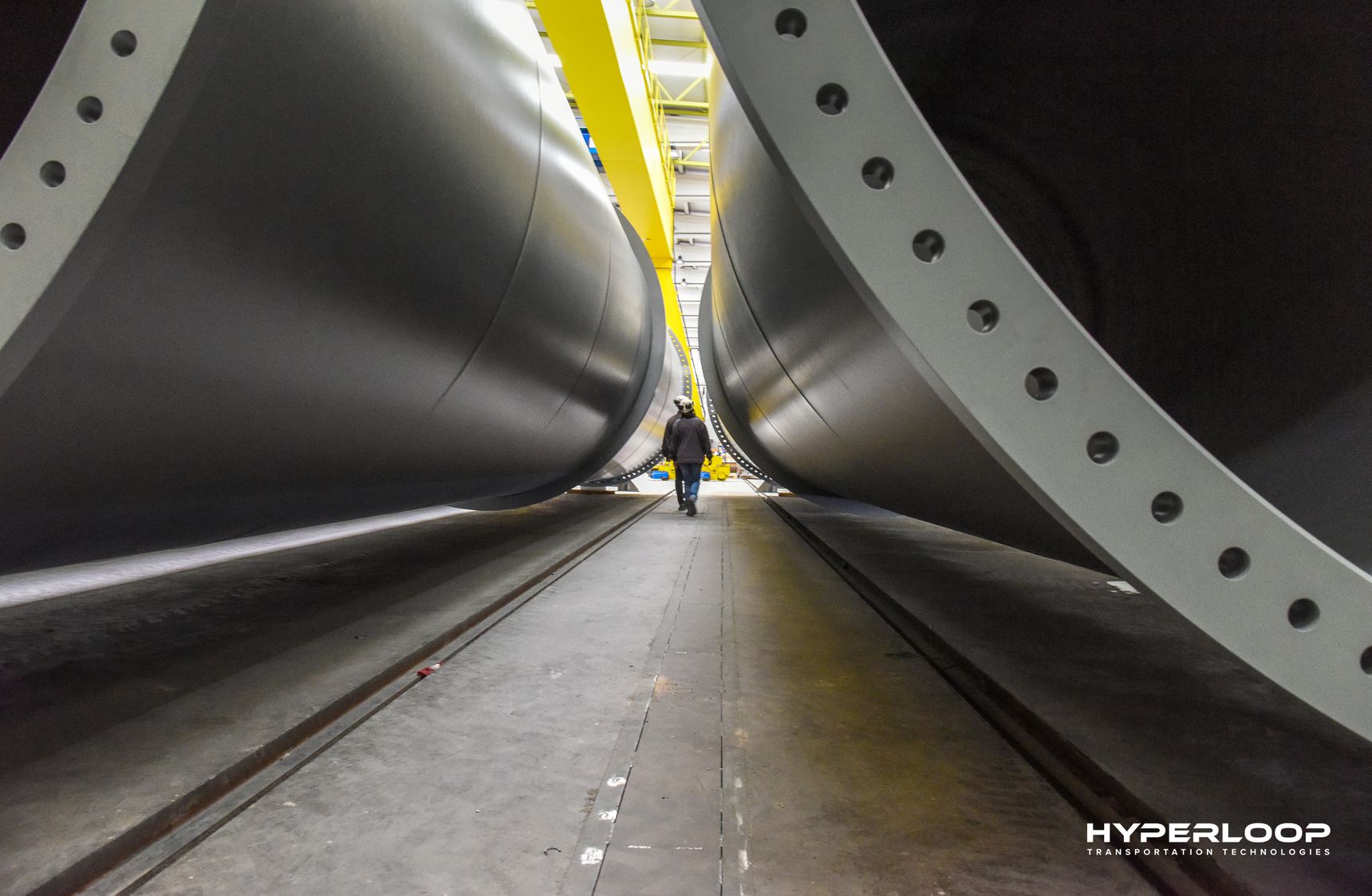 Đang tải HyperloopTT_Tube_3.jpg…