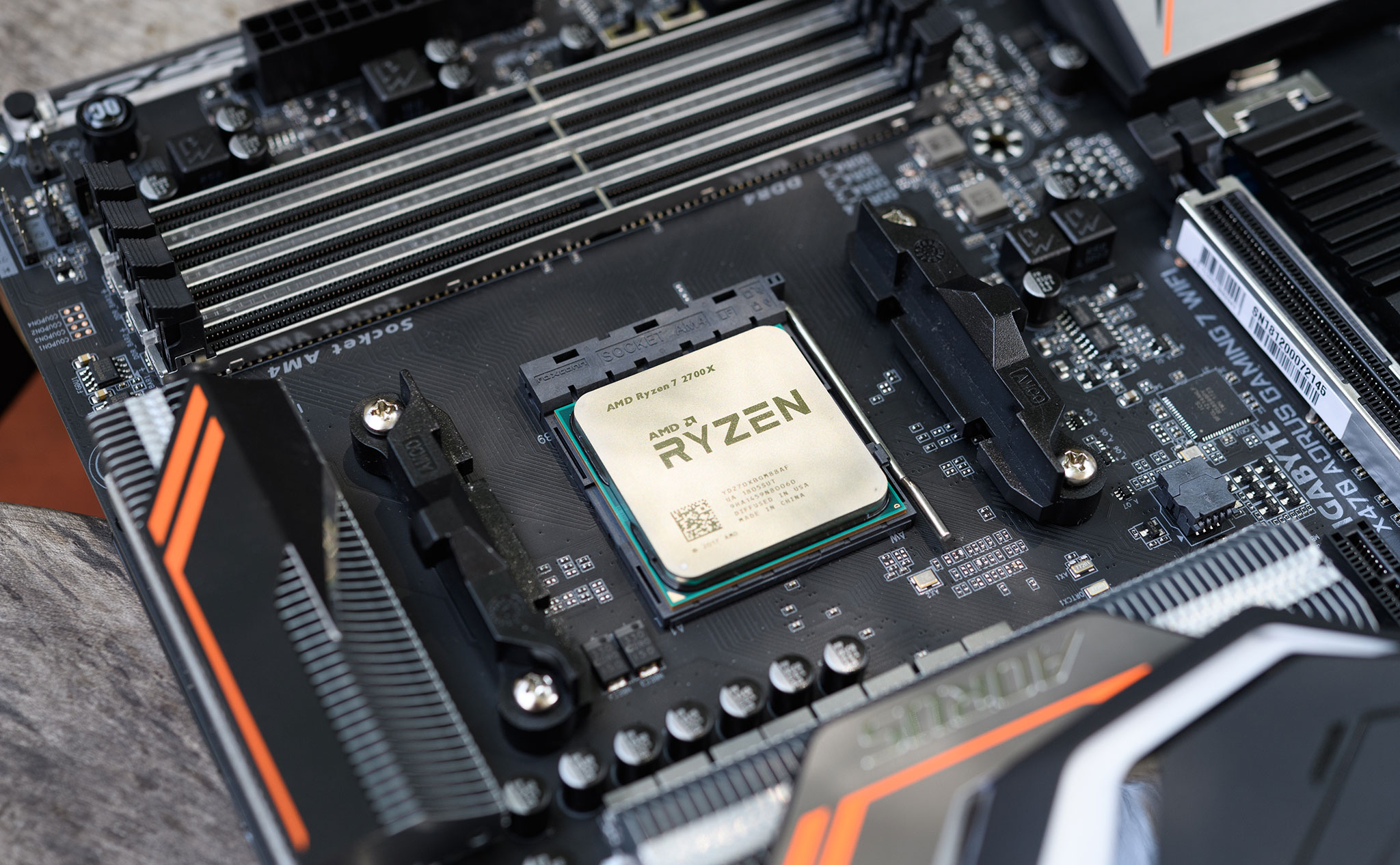 Đánh giá AMD Ryzen 7 2700X – Hiệu năng tăng đáng kể so với chip thế hệ cũ
