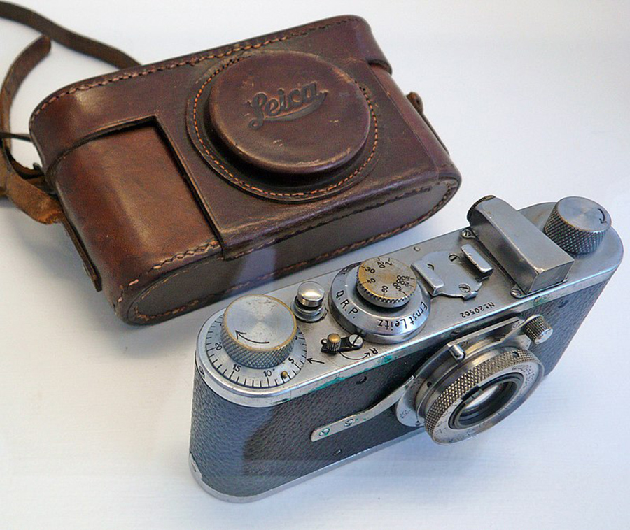 Đang tải 800px-Cartier-Bresson's_first_Leica.jpg…