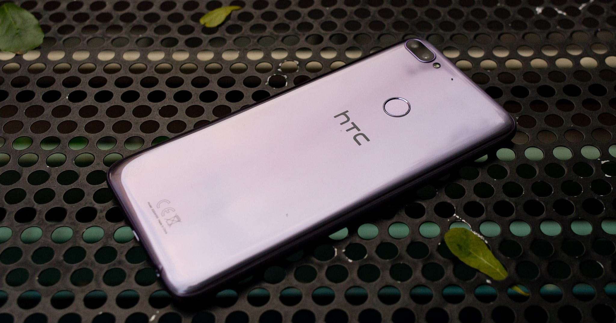 HTC Desire 12+: 5 triệu cho thiết kế tốt, màn hình 6", camera kép và 2 SIM