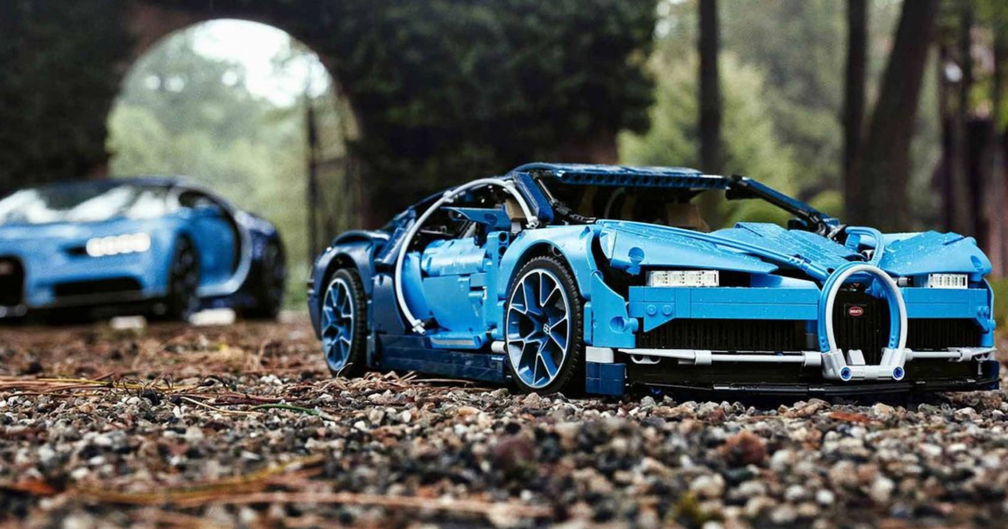 Mô hình LEGO của Bugatti Chiron rất đẹp: 3599 mảnh, chi tiết đến cả động cơ, giá 350$