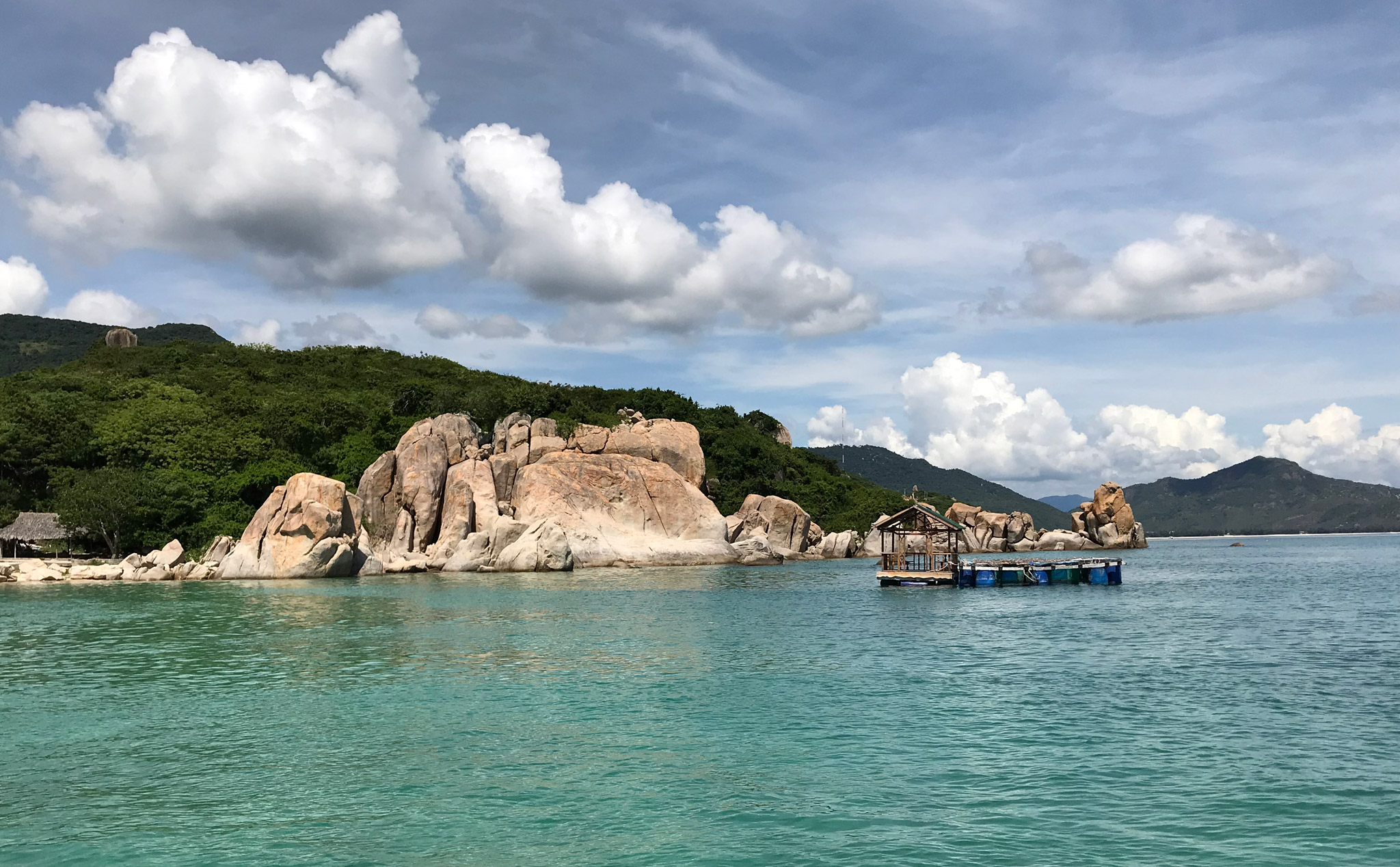 Chia sẻ chút kinh nghiệm đi du lịch biển Bình Hưng - Cam Ranh