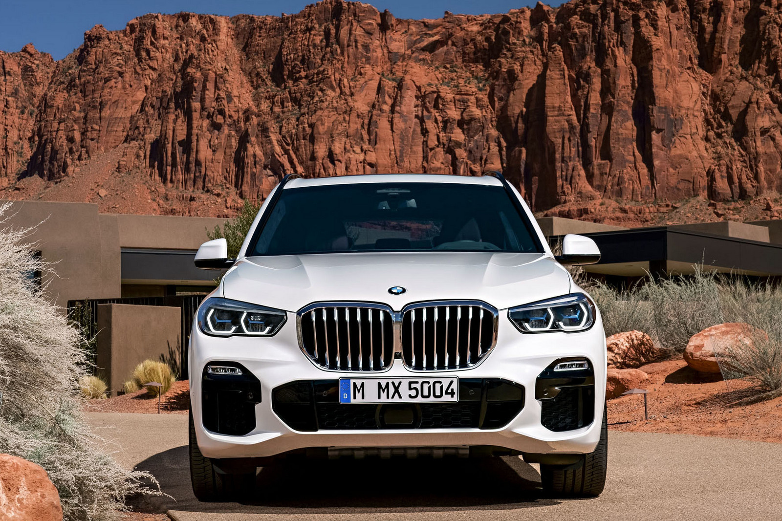 Đang tải 2019-BMW-X5-2.jpg…