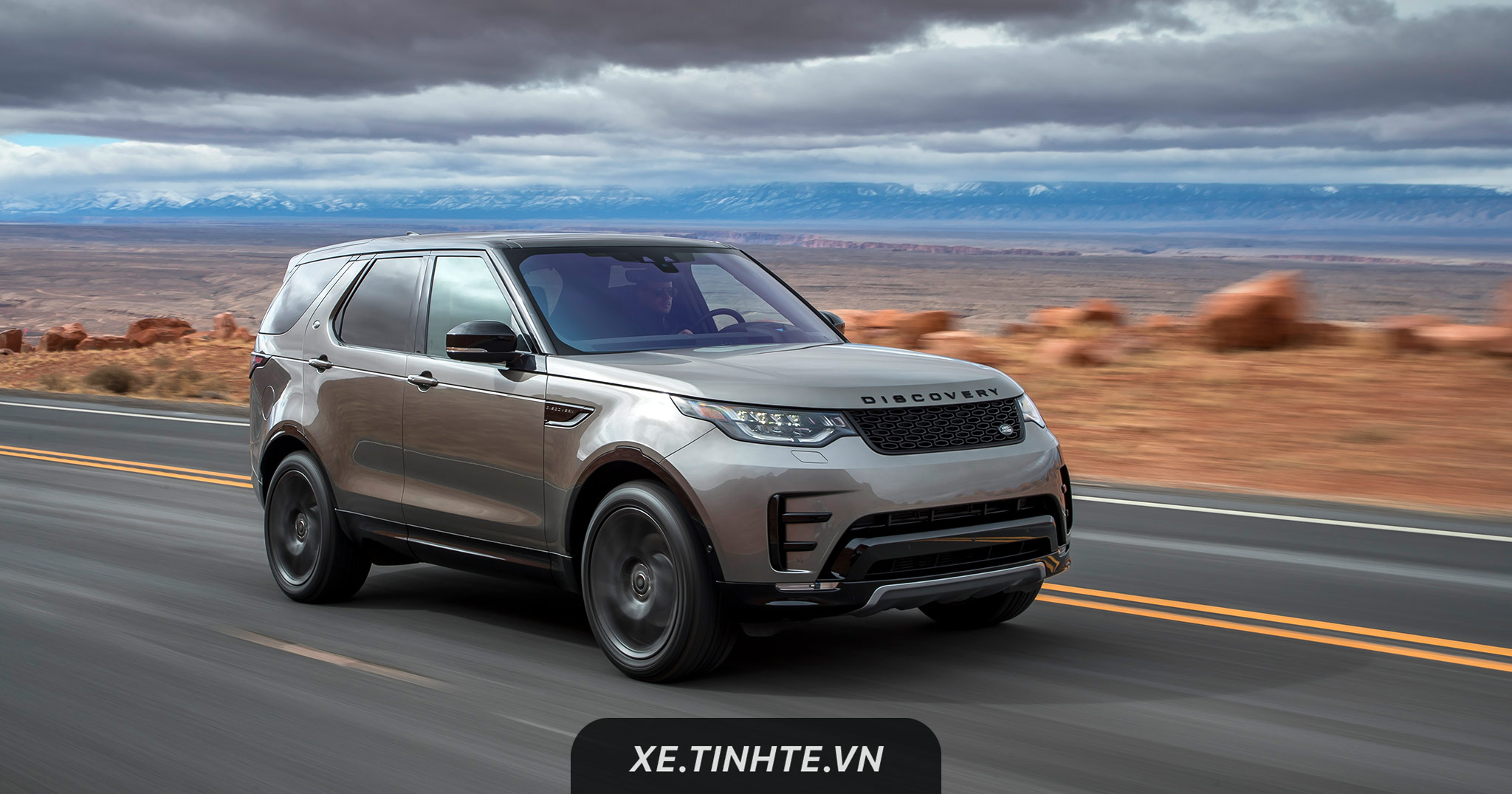 Land Rover nâng cấp động cơ và tính năng an toàn cho Discovery 2019, giá từ 63.500USD
