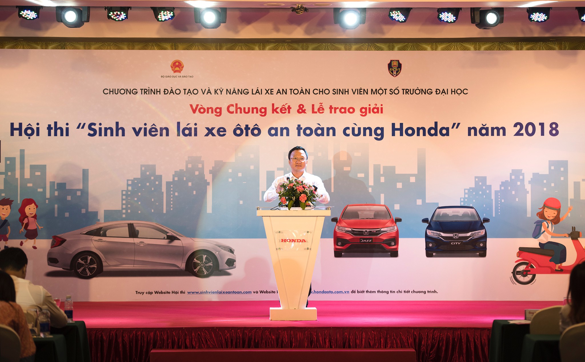 [QC] Sôi động Vòng chung kết Hội thi “Sinh viên lái xe ôtô an toàn cùng Honda năm 2018”