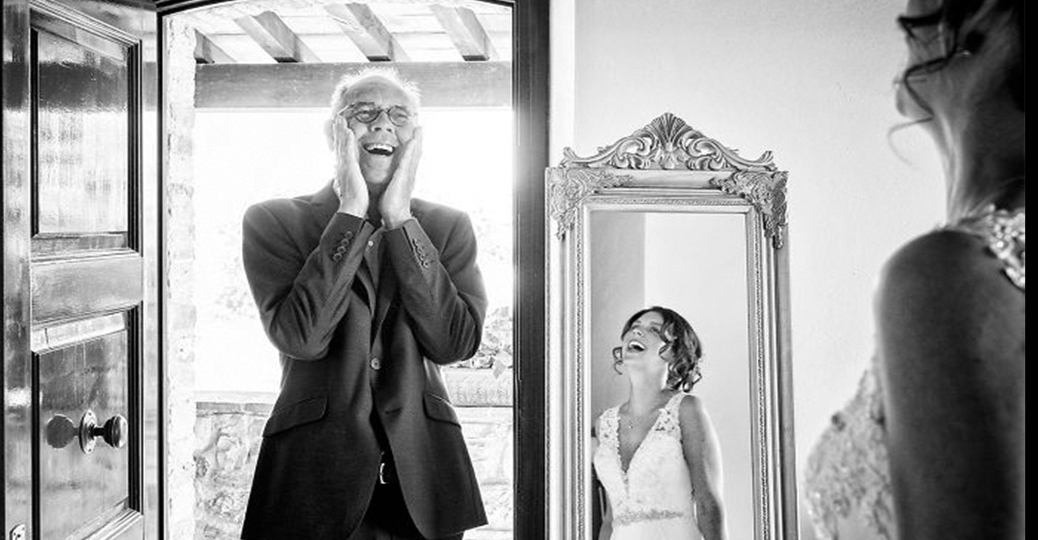 Loạt ảnh đầy xúc cảm của cha và con gái trong ngày thành hôn