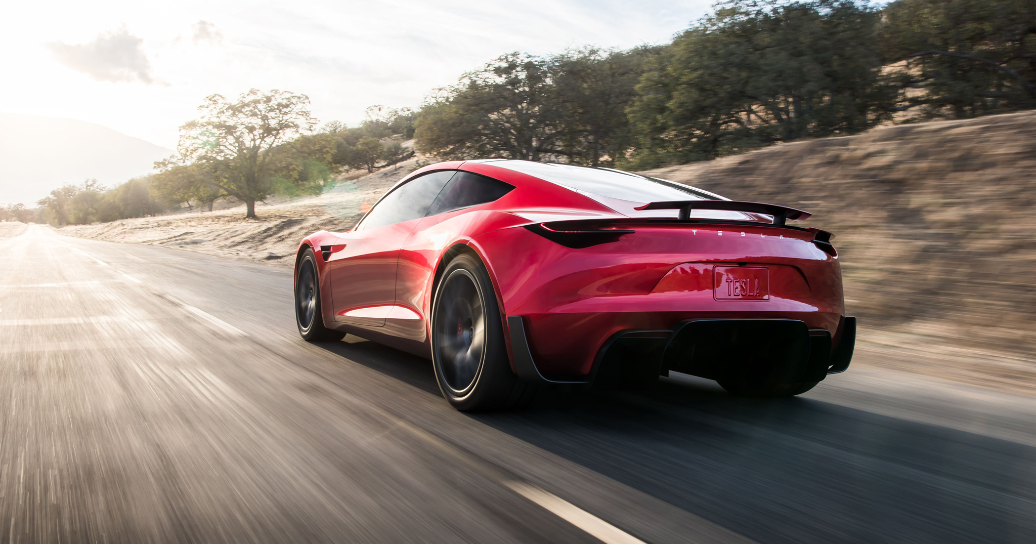 Tesla đang làm gì để tích hợp công nghệ tên lửa vào chiếc Roadster?