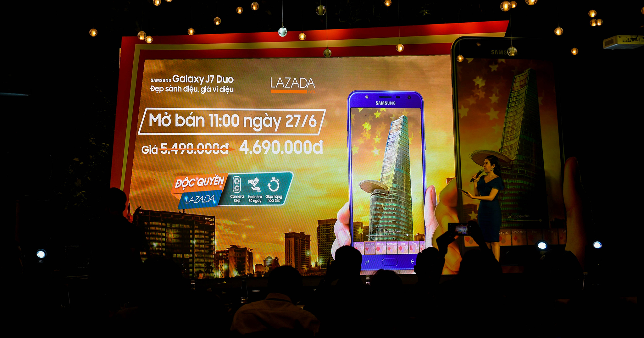 Samsung Galaxy J7 Duo ra mắt với giá 5.5triệu và camera kép, độc quyền qua Lazada