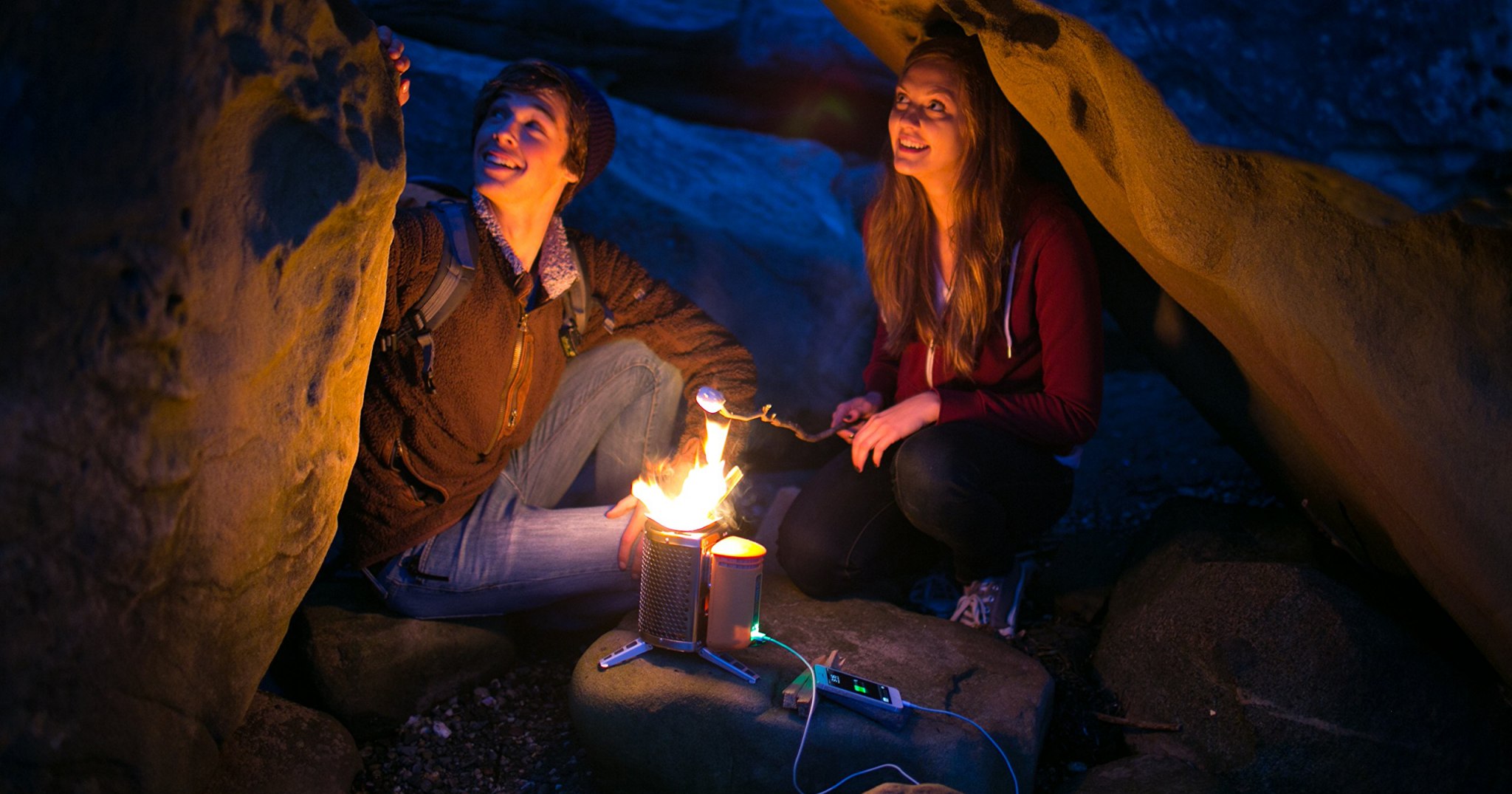 BioLite CampStove 2, lưu điện và sạc pin thiết bị của bạn thông qua năng lượng từ lửa