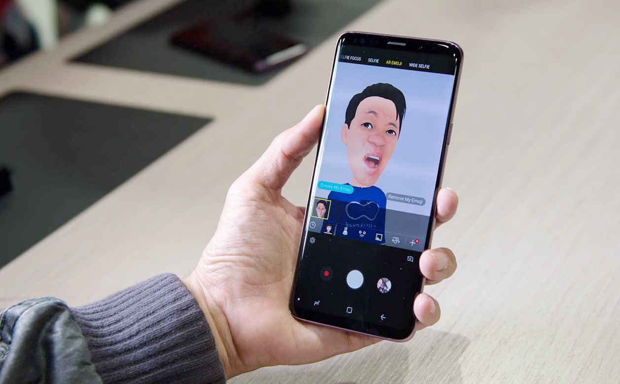 Điện thoại Samsung tại Mỹ tự gửi ảnh cho người khác