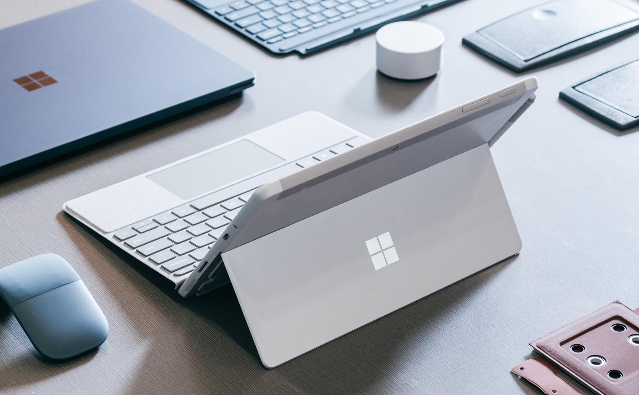 Microsoft chính thức ra mắt Surface Go màn hình 10", chạy Pentium Gold, giá từ $399