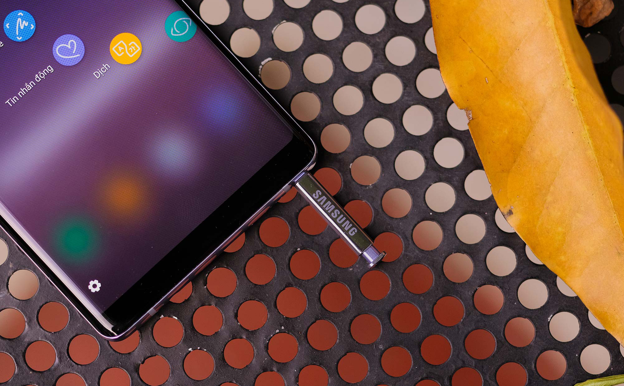 Tiếp tục rò rỉ về Galaxy Note 9: bộ nhớ trong 512GB, S Pen dùng như tai nghe  Bluetooth