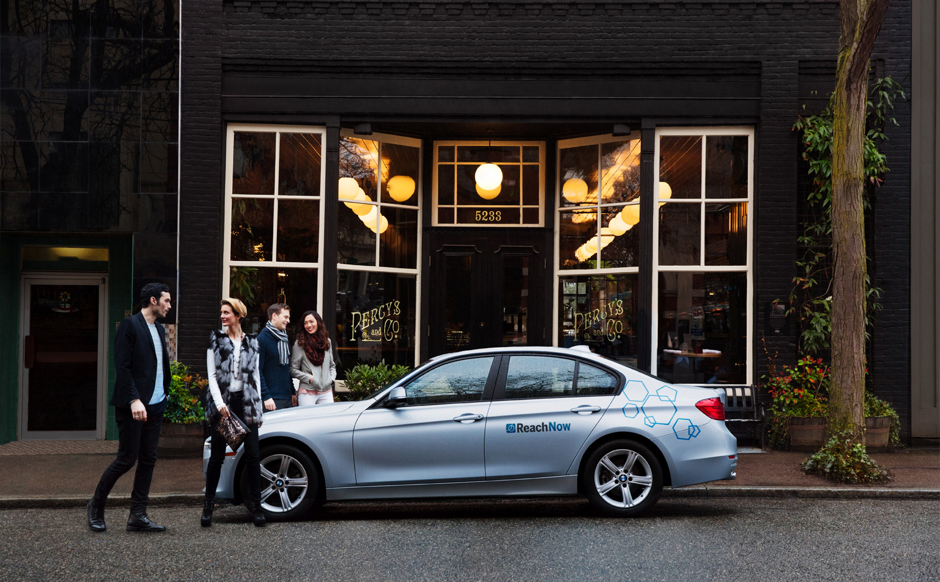 BMW giới thiệu dịch vụ gọi xe giống Uber tại một thành phố của Mỹ