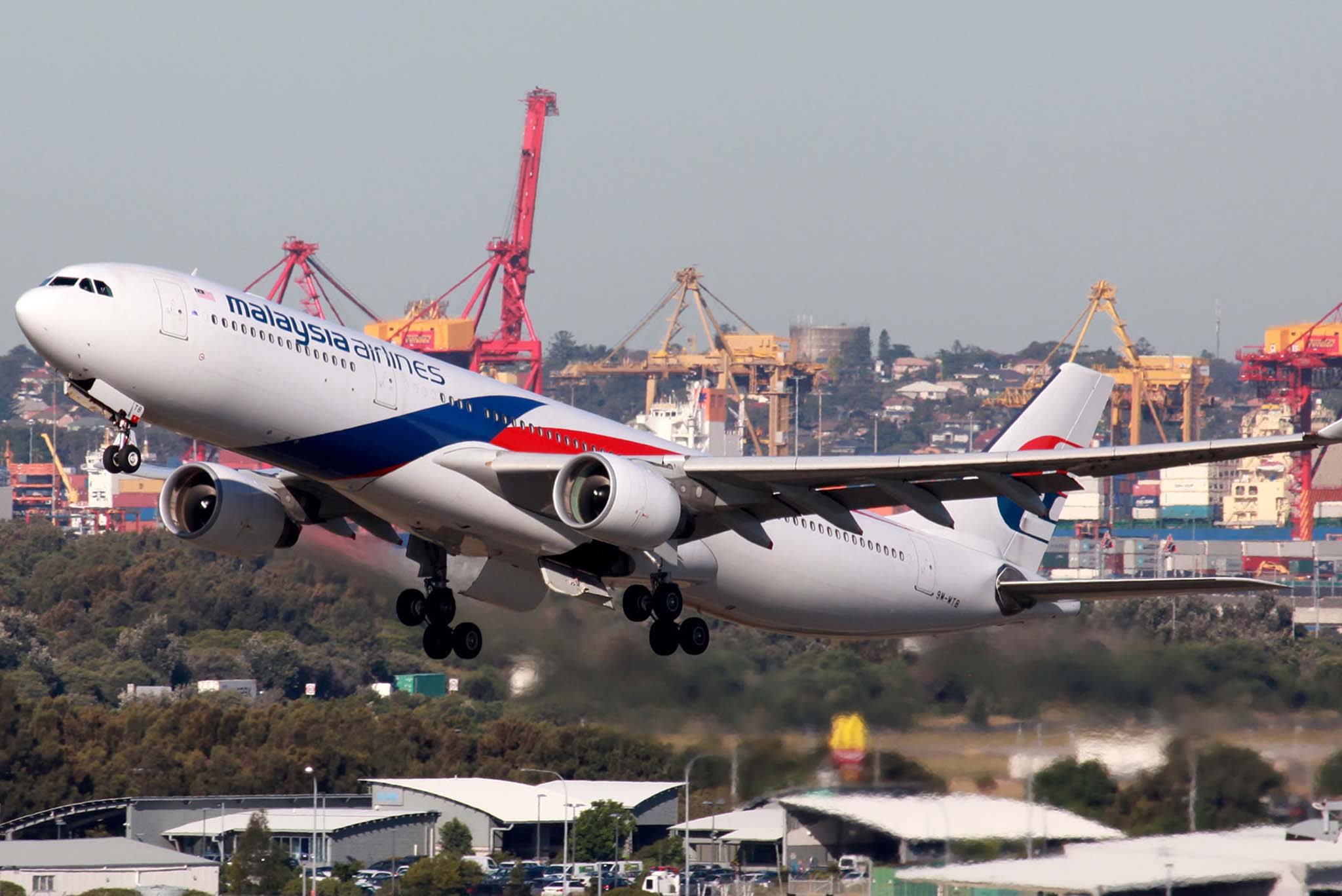 Máy bay Malaysia Airlines đáp khẩn cấp tại Úc do quên tháo ống bảo vệ pitot, 226 người thoát chết