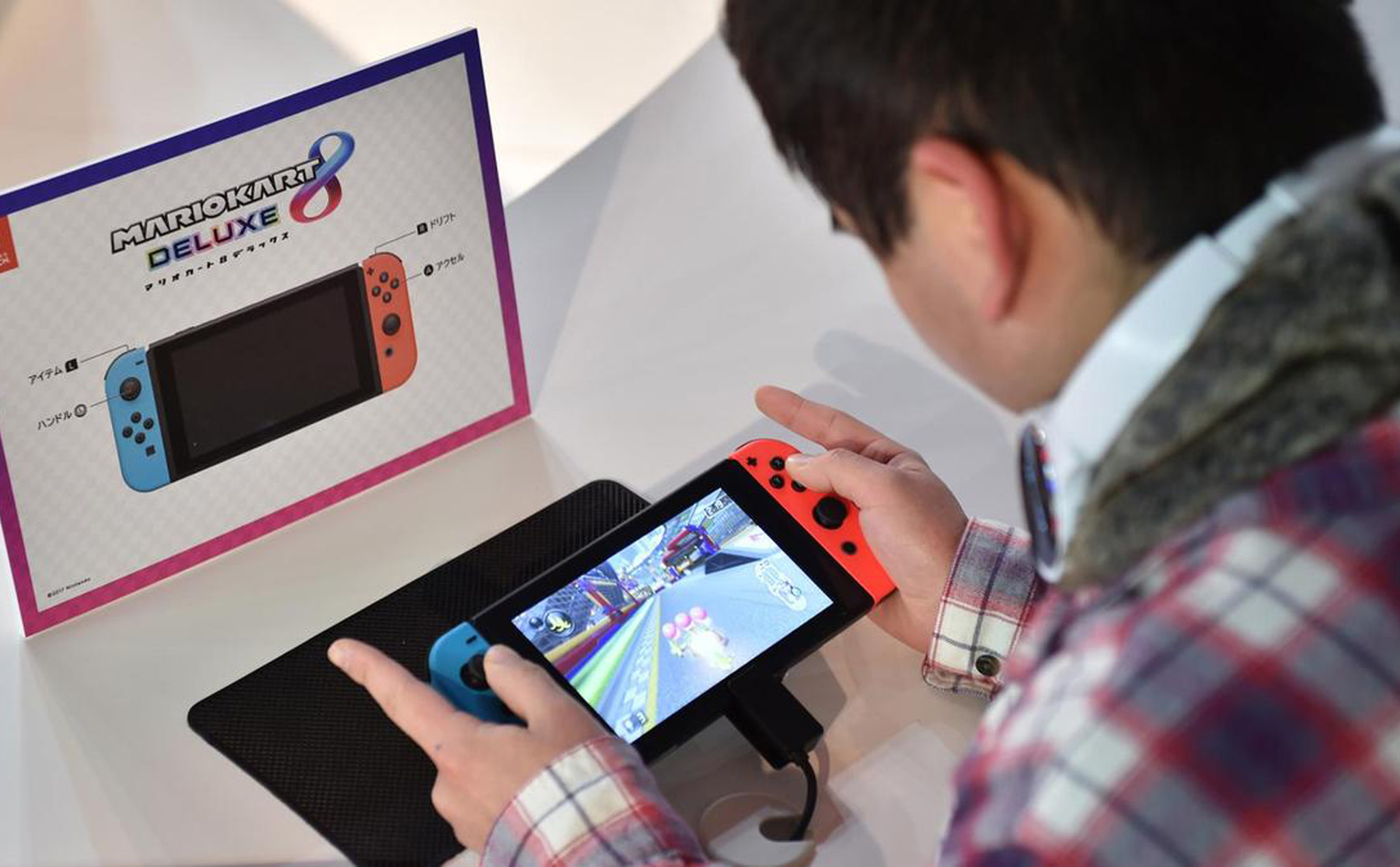 Hơn 1 năm qua Nintendo Switch đã tự tạo ra một thị trường mới toanh như thế nào?