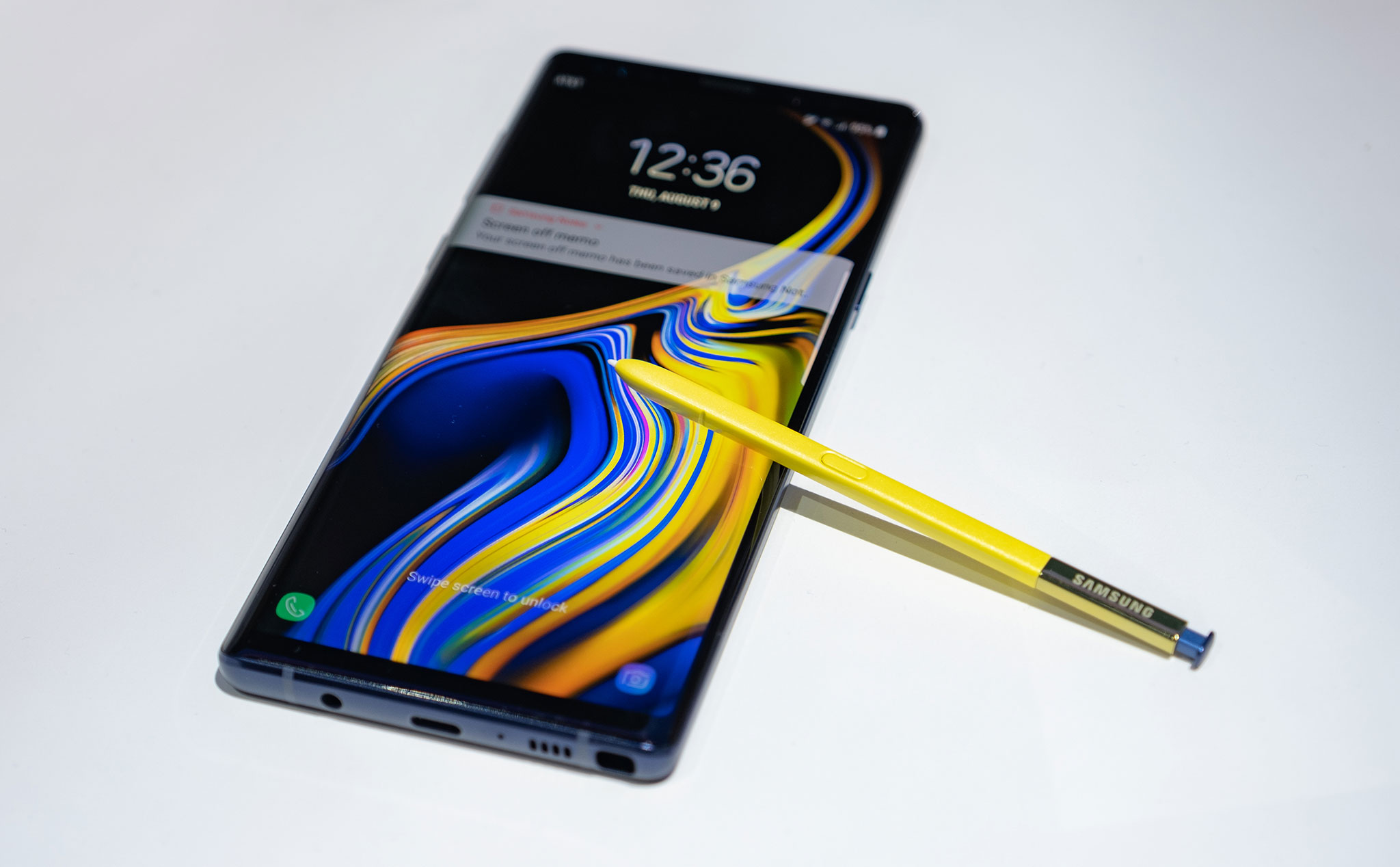 Trên tay Samsung Galaxy Note9: Hướng nhiều đến công việc hơn